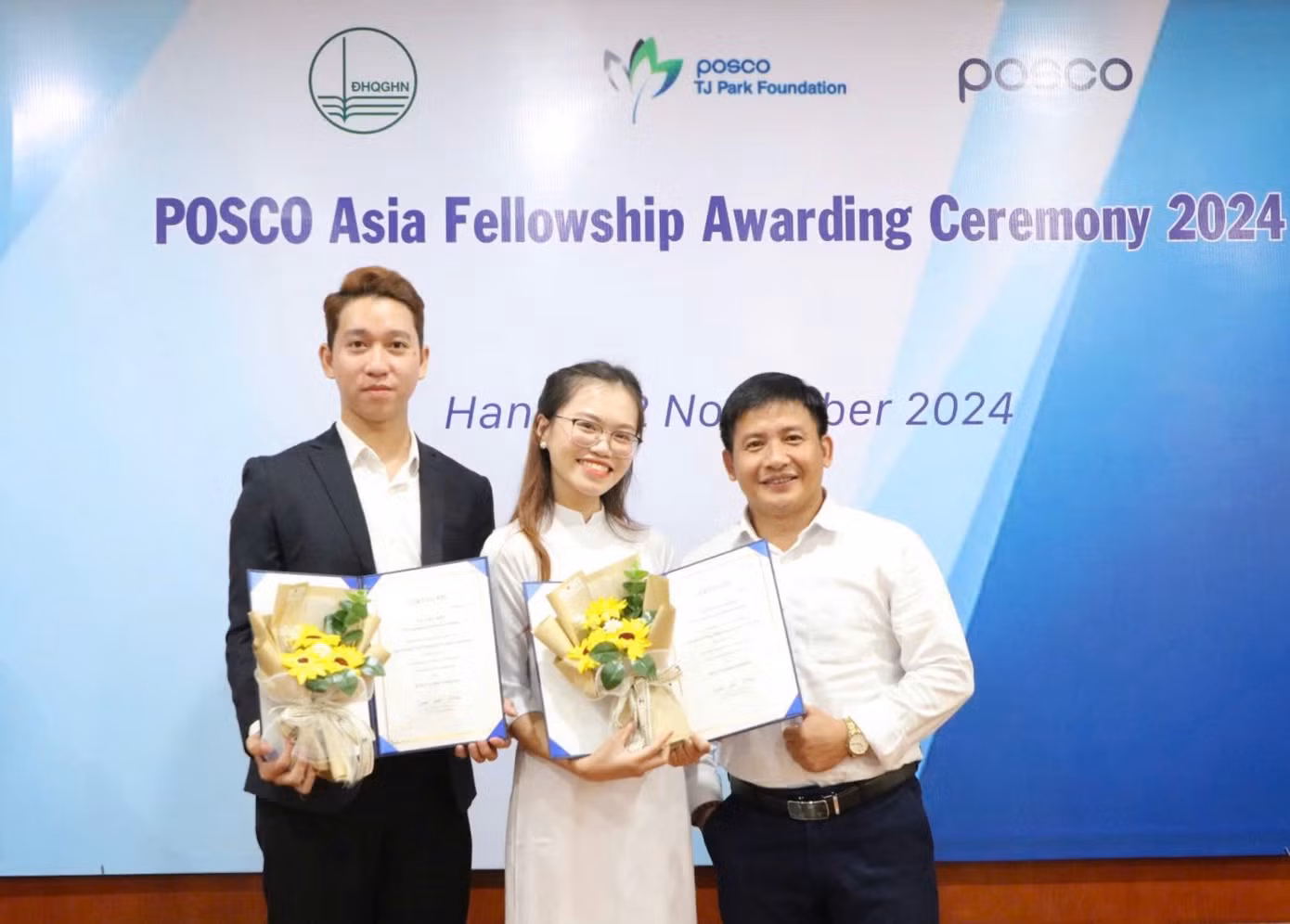 Như Hương vinh dự nhận học bổng POSCO Asia Fellowship Awarding Ceremony 2024 trị giá 1.000 USD. Như Hương vinh dự nhận học bổng POSCO Asia Fellowship Awarding Ceremony 2024 trị giá 1.000 USD.