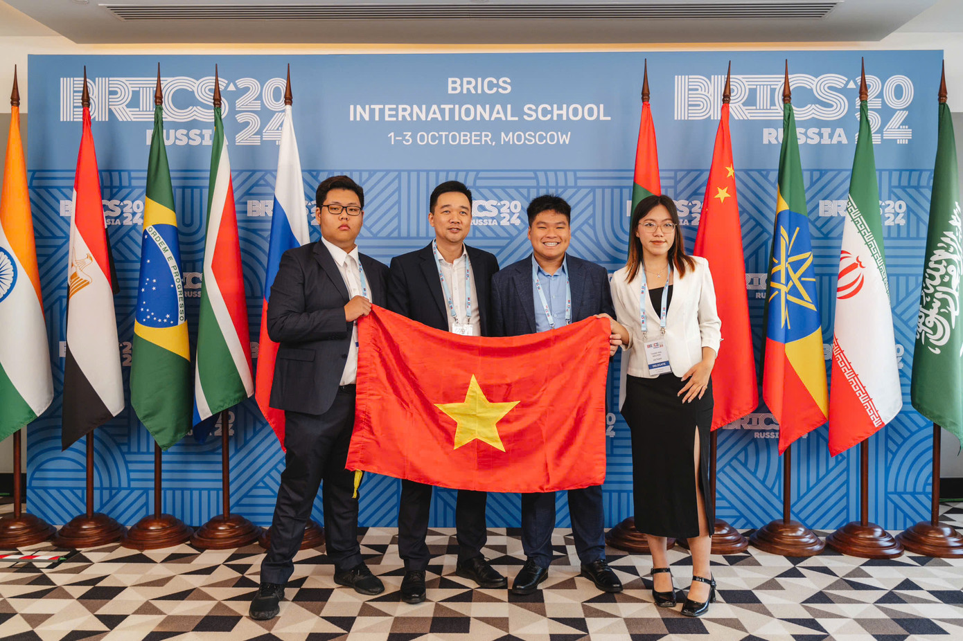 Đoàn đại biểu Việt Nam tham dự BRICS IS. Đoàn đại biểu Việt Nam tham dự BRICS IS.