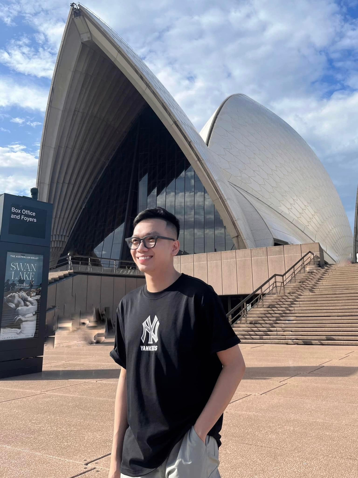 14 tháng nỗ lực không ngừng nghỉ đó, cuối cùng thì thành quả mình nhận được là 4 suất học bổng toàn phần. 14 tháng nỗ lực không ngừng nghỉ đó, cuối cùng thì thành quả mình nhận được là 4 suất học bổng toàn phần.