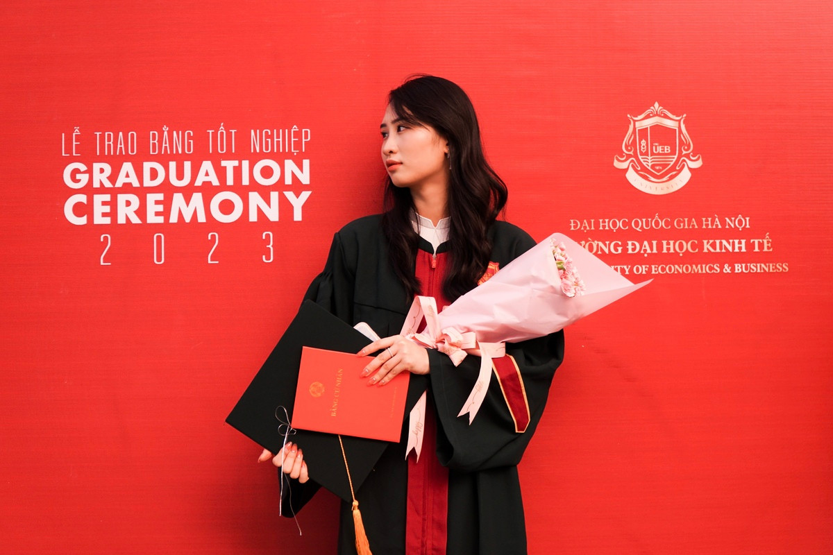 Ngoan trong ngày tốt nghiệp đại học. Ngoan trong ngày tốt nghiệp đại học.