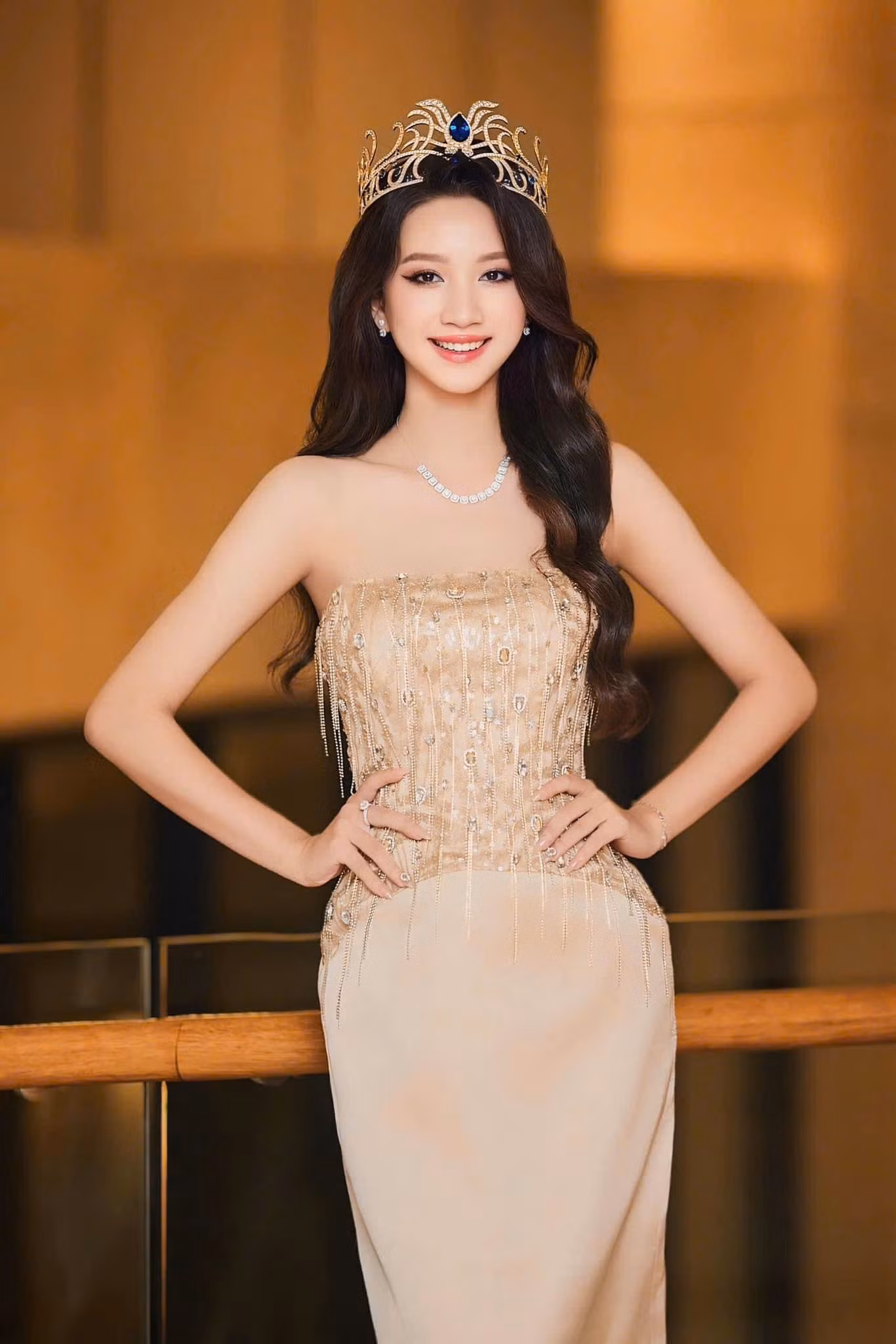 Ánh Tuyết làm thêm với vai trò mẫu ảnh, mẫu thời trang và sự kiện. Ánh Tuyết làm thêm với vai trò mẫu ảnh, mẫu thời trang và sự kiện.