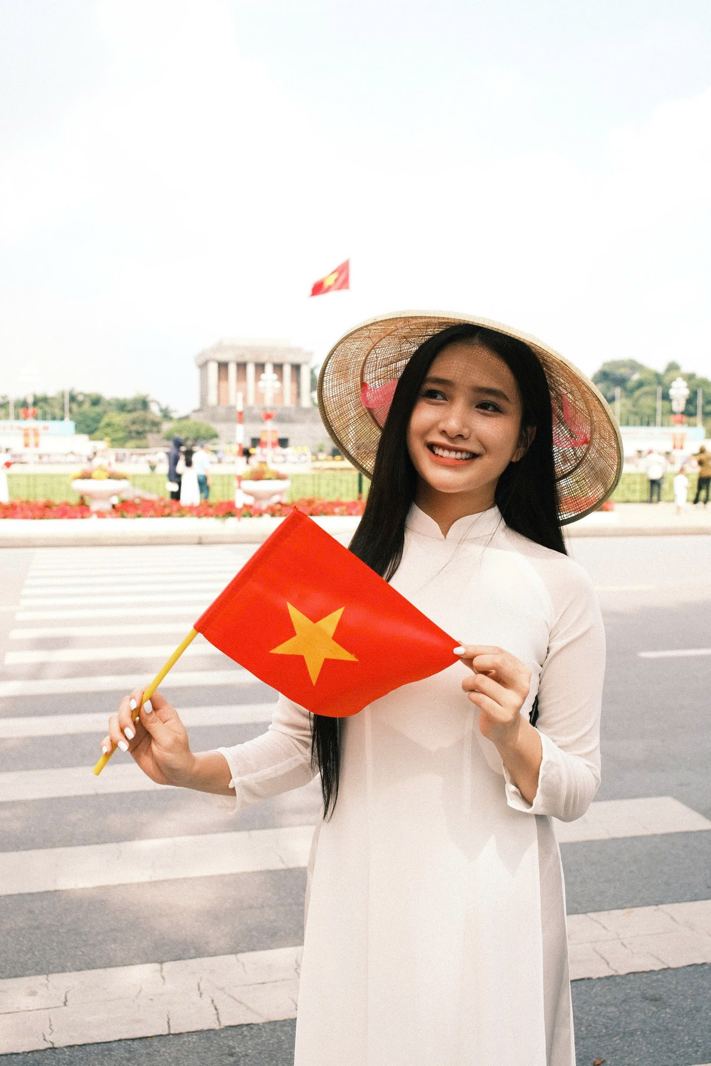 Phạm Thảo (21 tuổi) rạng rỡ với nụ cười tươi. Phạm Thảo (21 tuổi) rạng rỡ với nụ cười tươi.