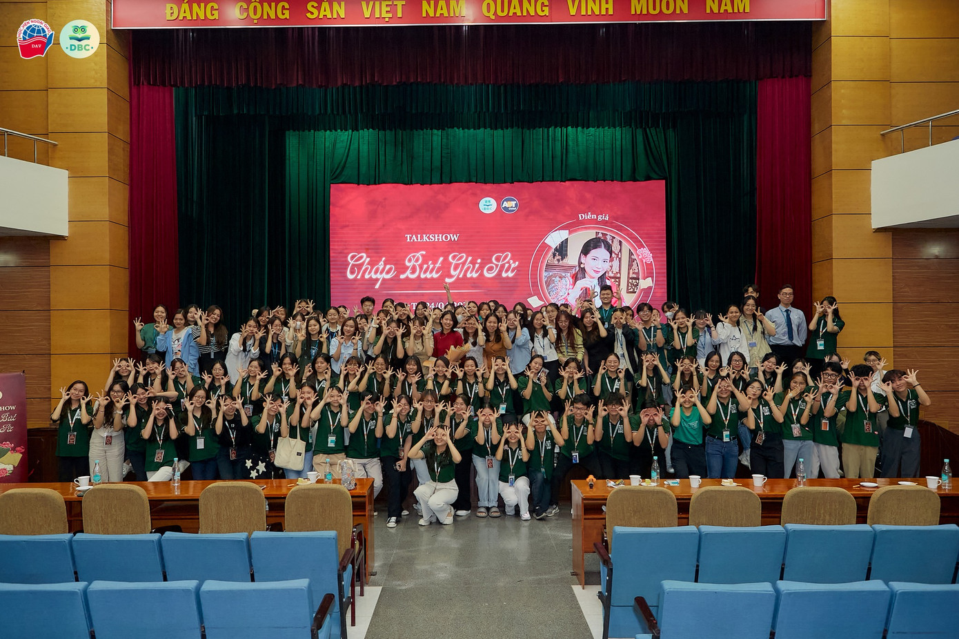 Tại Talkshow “Chấp bút ghi sử” - Câu lạc bộ Bạn yêu sách Học viện Ngoại giao tổ chức năm 2024. Tại Talkshow “Chấp bút ghi sử” - Câu lạc bộ Bạn yêu sách Học viện Ngoại giao tổ chức năm 2024.