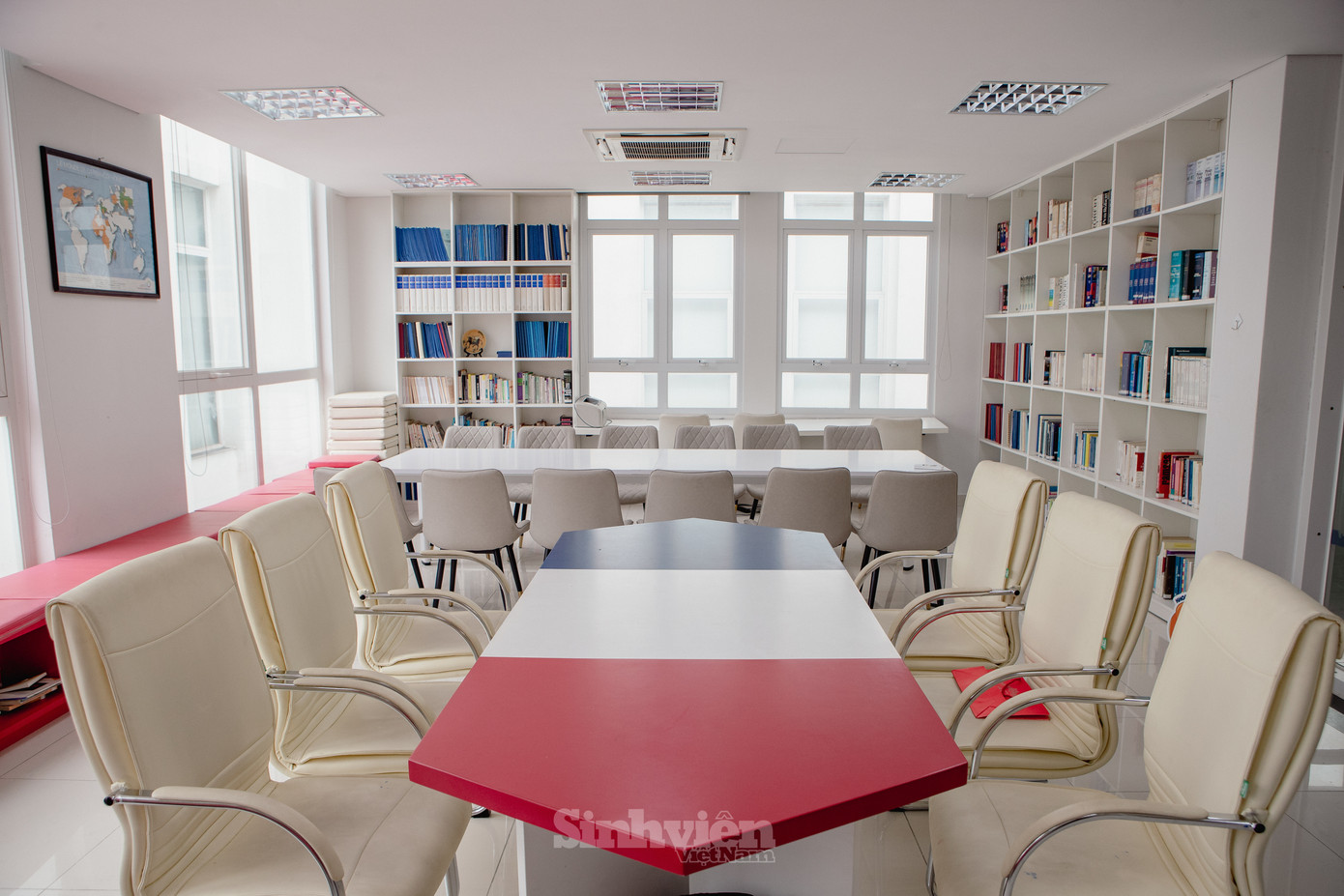 Không gian Châu Âu tại Thư viện Pháp ngữ do Đại sứ quán Pháp tài trợ.