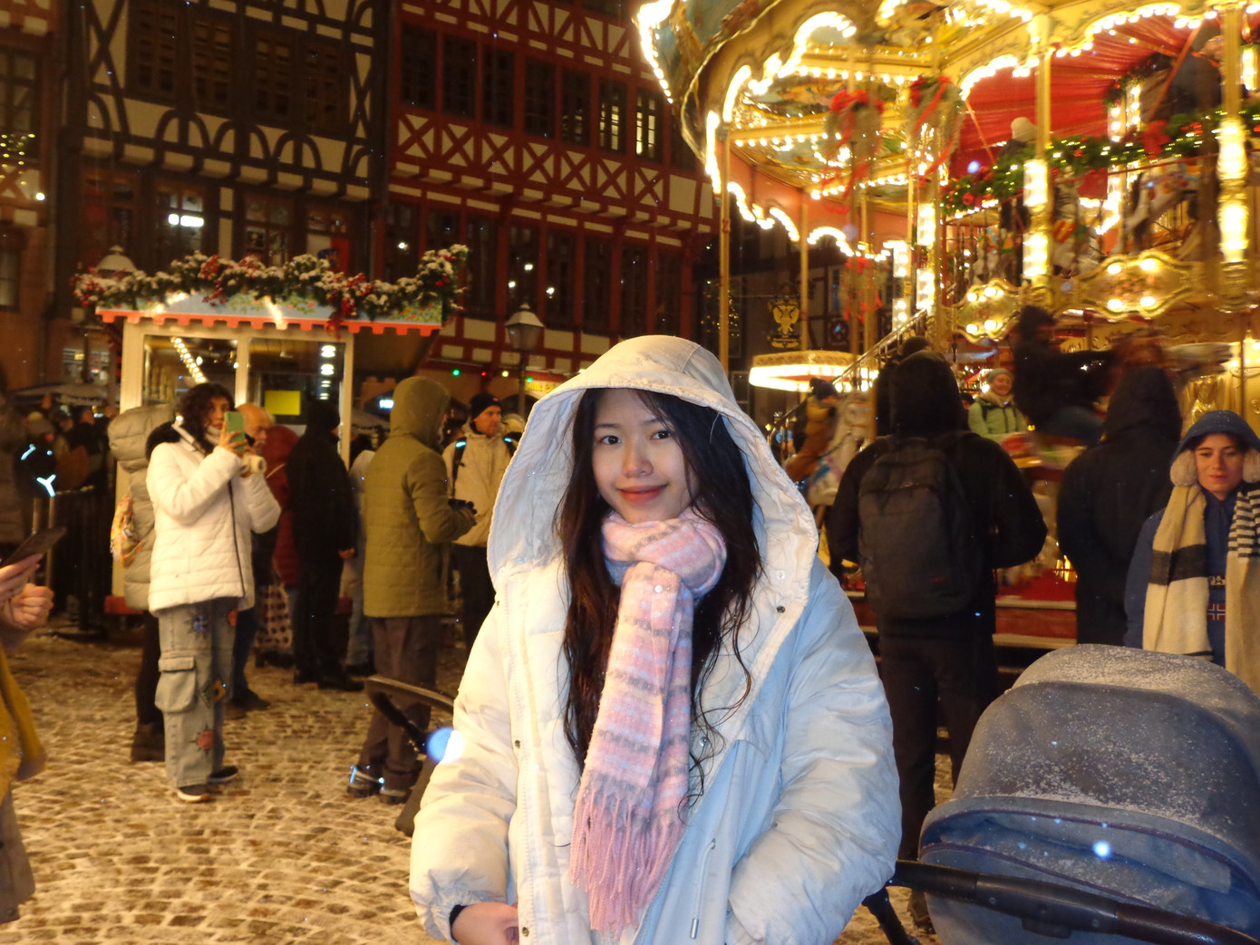 Anh Vân lần đầu đón Noel tại Đức.