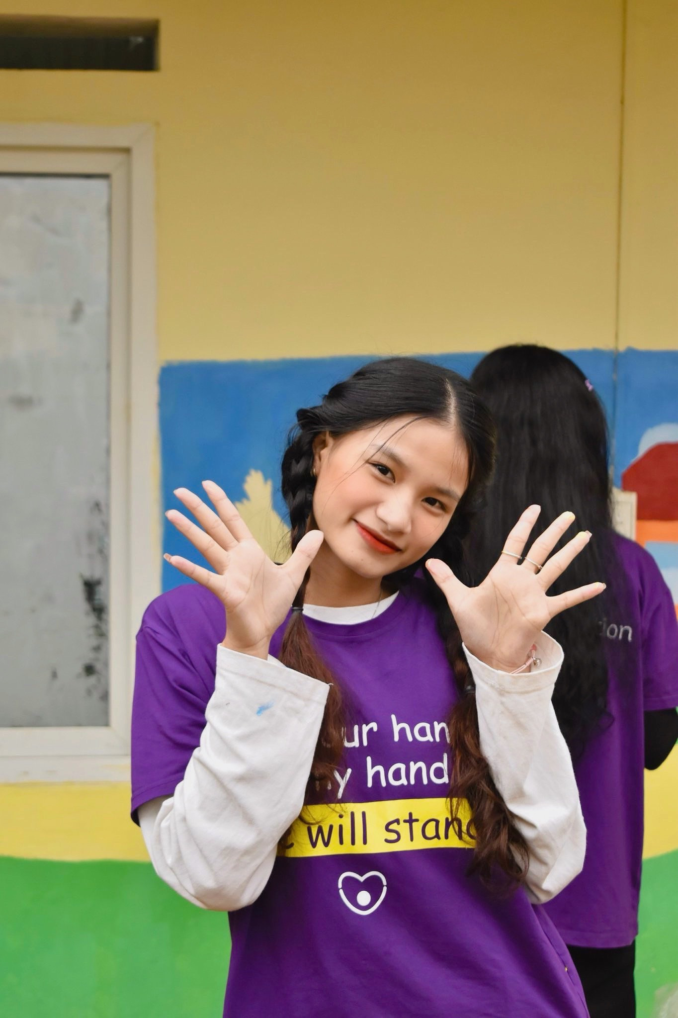 Hằng mong muốn học tiếp Cao học và lan tỏa tình yêu thương qua các chuyến đi thiện nguyện.