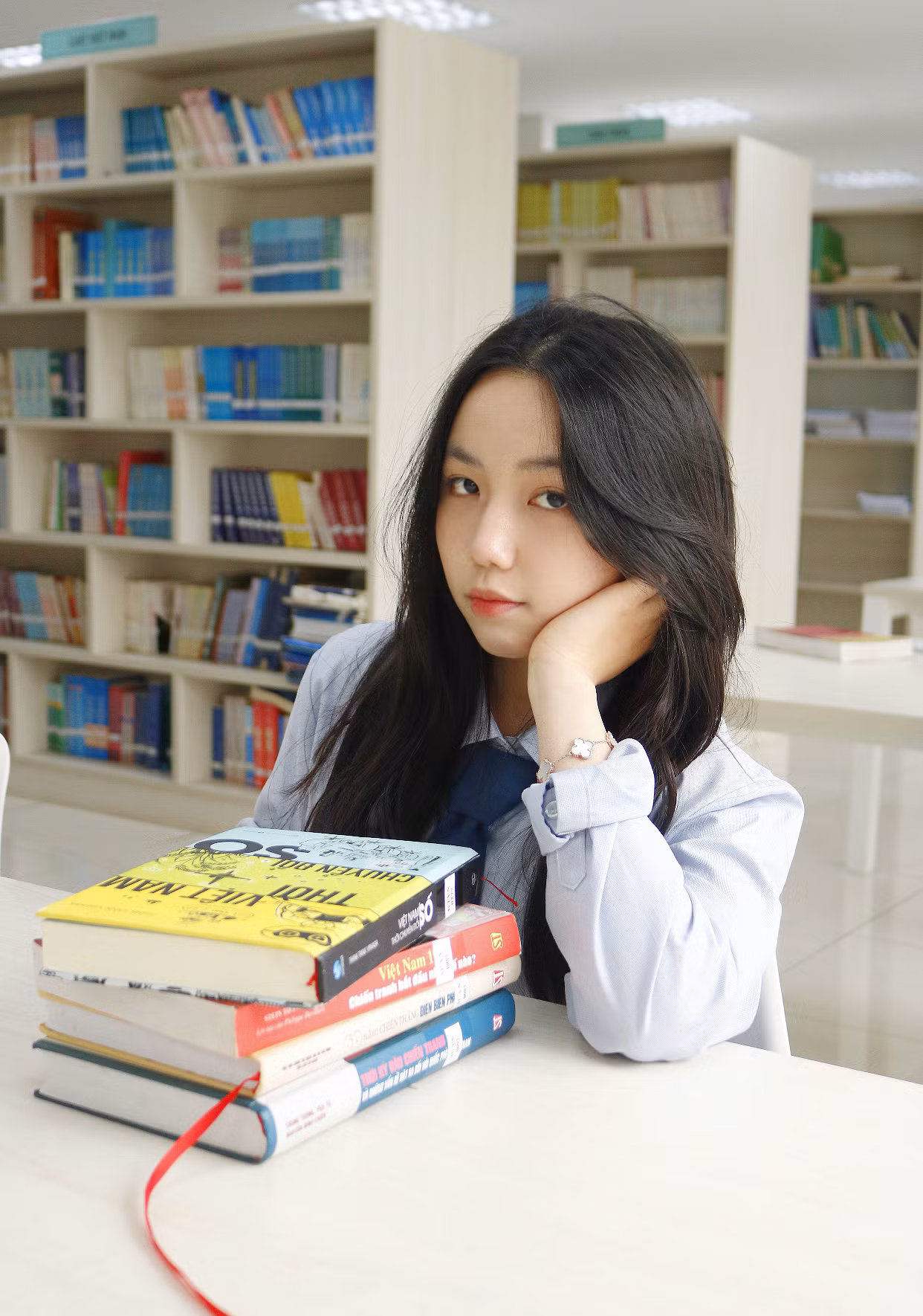 Ngọc Linh với vai trò Gương mặt sinh viên trong chương trình Tư vấn tuyển sinh Học viện Ngoại giao.