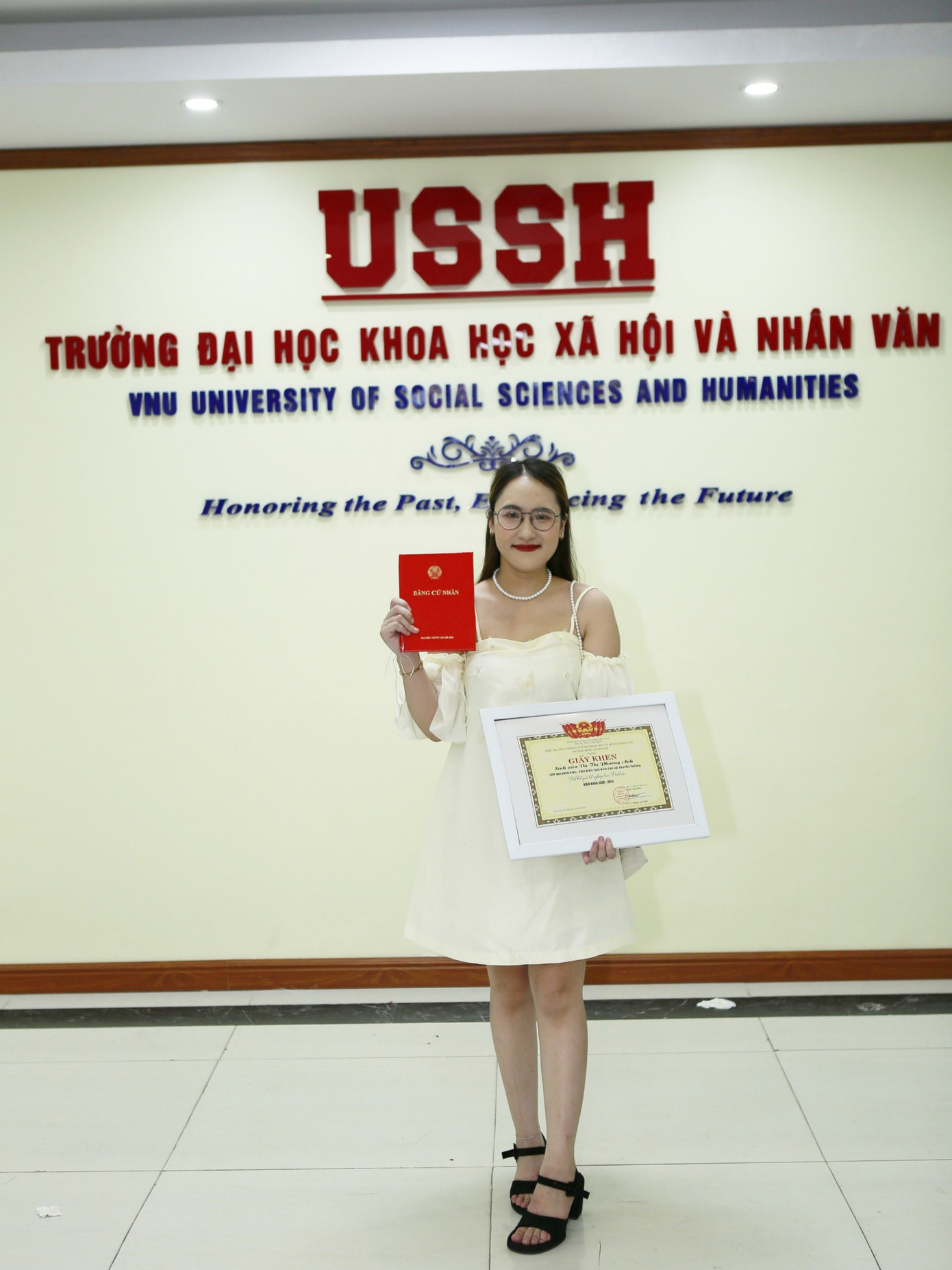 Vũ Thị Phương Anh, "đóa hoa nở muộn nhưng rực rỡ", minh chứng cho nghị lực phi thường và đam mê mãnh liệt với ngành Báo chí.