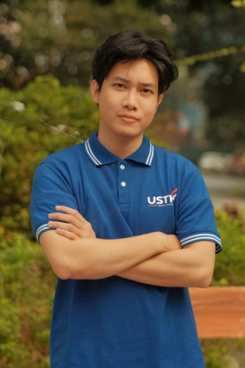 Trần Anh Phi, sinh viên năm 3 ngành Kỹ thuật Điện và Năng lượng Tái tạo của Trường Đại học Khoa học và Công nghệ Hà Nội. Trần Anh Phi, sinh viên năm 3 ngành Kỹ thuật Điện và Năng lượng Tái tạo của Trường Đại học Khoa học và Công nghệ Hà Nội.