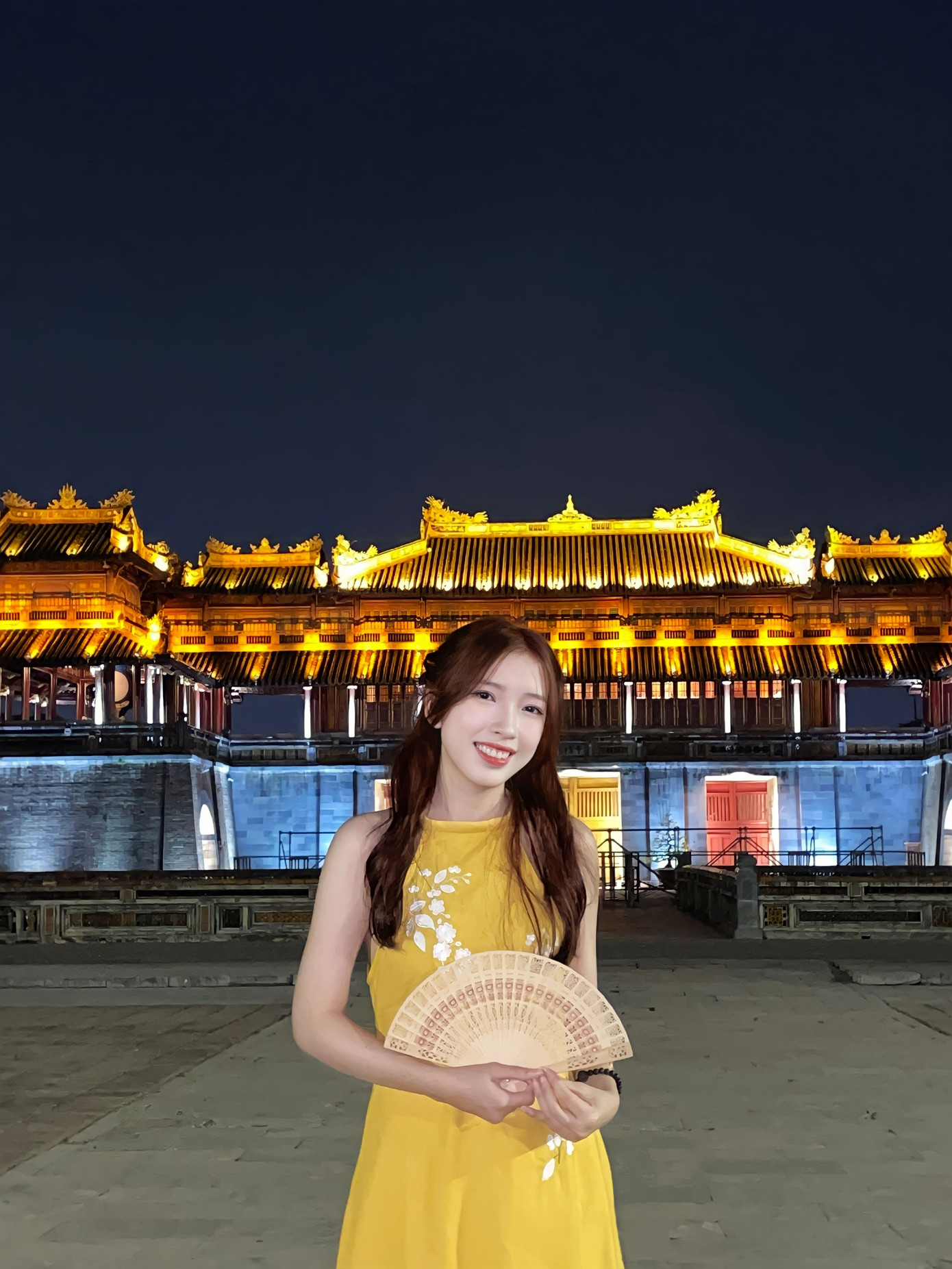 Huyền Anh cảm thấy rất vui mừng khi được trở về thăm quê trong dịp nghỉ lễ 30/4-1/5.