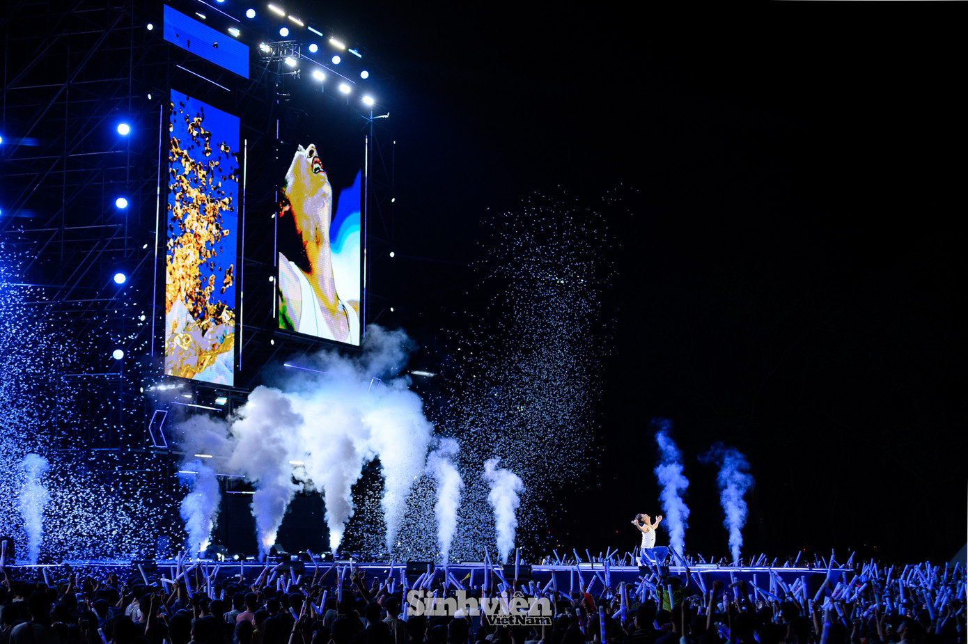 Trúc Nhân được giới chuyên môn đánh giá là giọng ca hàng đầu tại Việt Nam. Anh mang tới show diễn những ca khúc đi cùng năm tháng cùng màn trình diễn thăng hoa, cảm xúc kết hợp âm thanh, ánh sáng, vũ đạo chuyên nghiệp. Trúc Nhân được giới chuyên môn đánh giá là giọng ca hàng đầu tại Việt Nam. Anh mang tới show diễn những ca khúc đi cùng năm tháng cùng màn trình diễn thăng hoa, cảm xúc kết hợp âm thanh, ánh sáng, vũ đạo chuyên nghiệp.