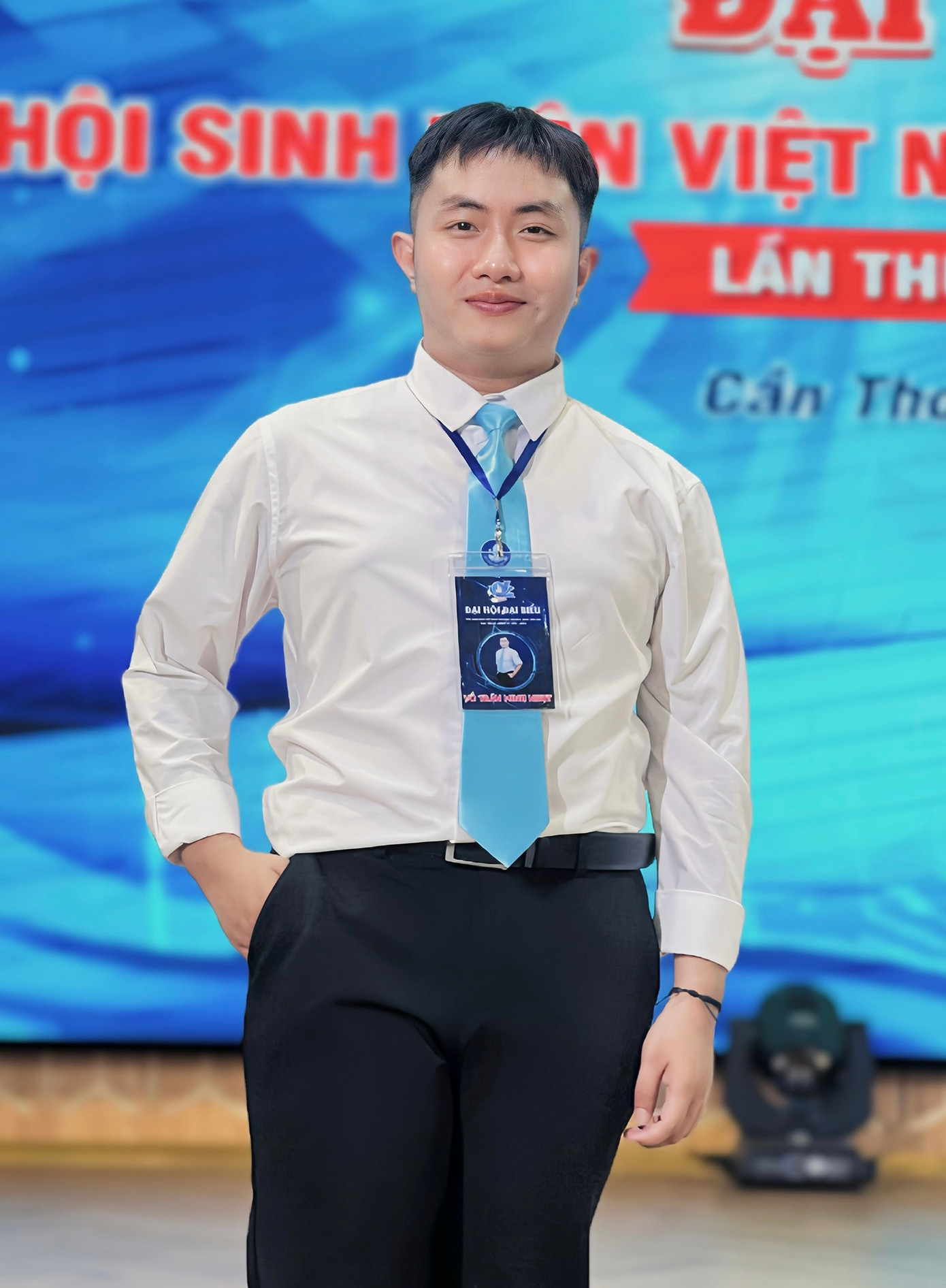 Võ Trần Minh Nhựt là sinh viên chuyên ngành Truyền thông Đa phương tiện, Trường Đại học Nam Cần Thơ.