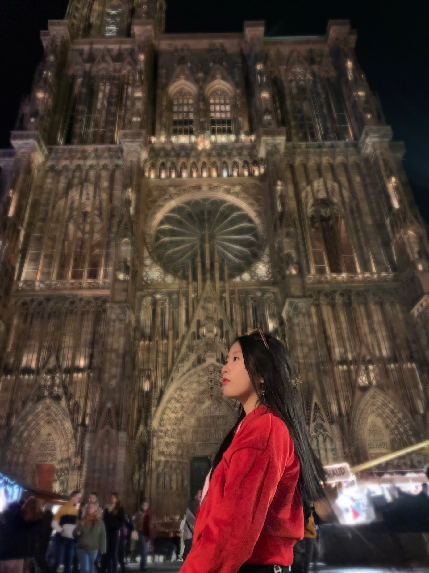 Bích Ngọc tranh thủ thời gian rảnh tham quan một số quốc gia Châu Âu. Bích Ngọc tranh thủ thời gian rảnh tham quan một số quốc gia Châu Âu.