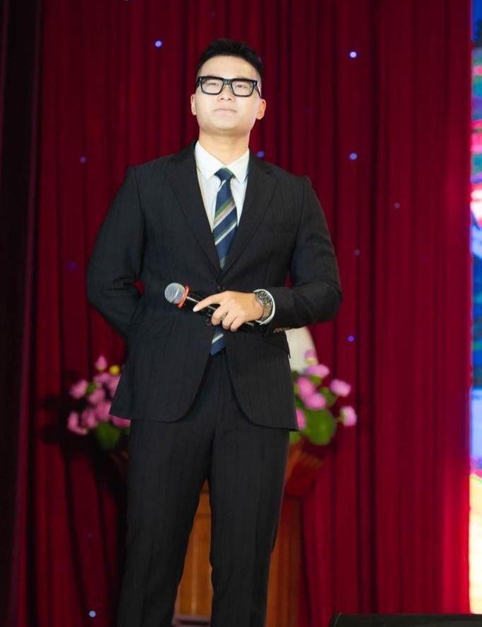 Nguyễn Quốc Huy (sinh năm 2003) đang là sinh viên năm 3, Học viện Báo chí và Tuyên truyền. Nguyễn Quốc Huy (sinh năm 2003) đang là sinh viên năm 3, Học viện Báo chí và Tuyên truyền.