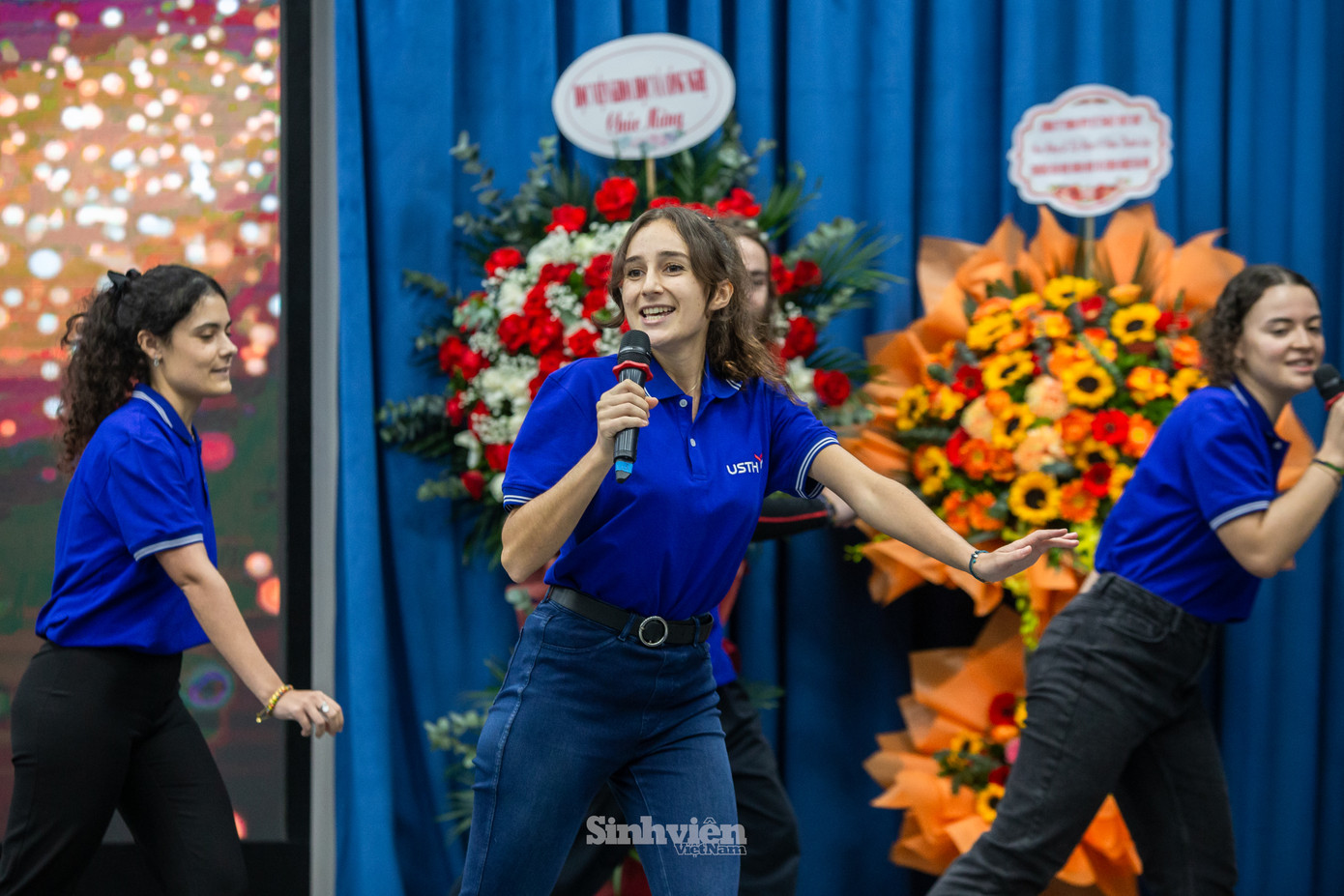 Các tiết mục văn nghệ của sinh viên USTH Việt Nam và Pháp.