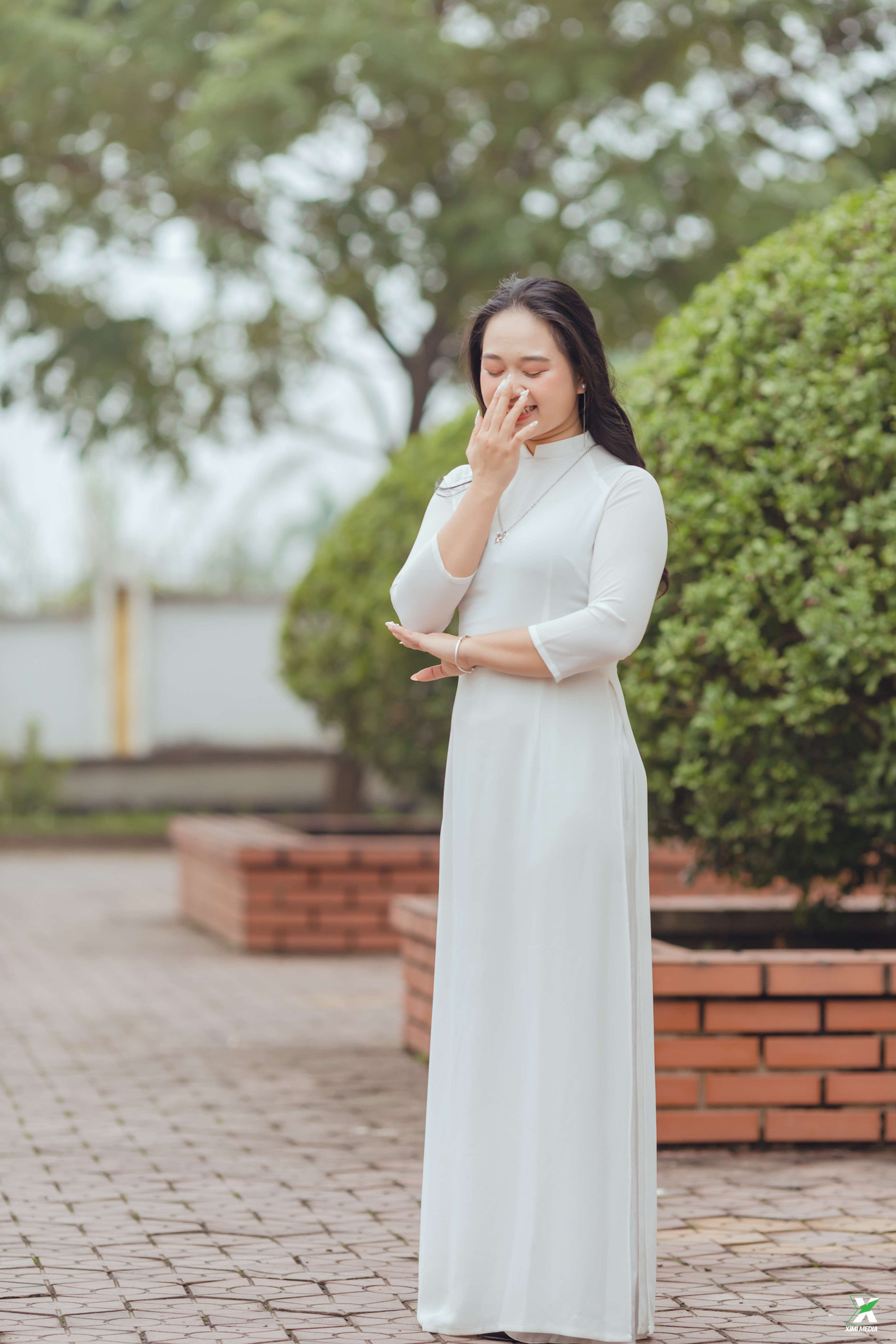 Trần Thu Hà (sinh năm 2004), hiện là sinh viên năm ba chuyên ngành Báo mạng điện tử tại Học viện Báo chí và Tuyên truyền.