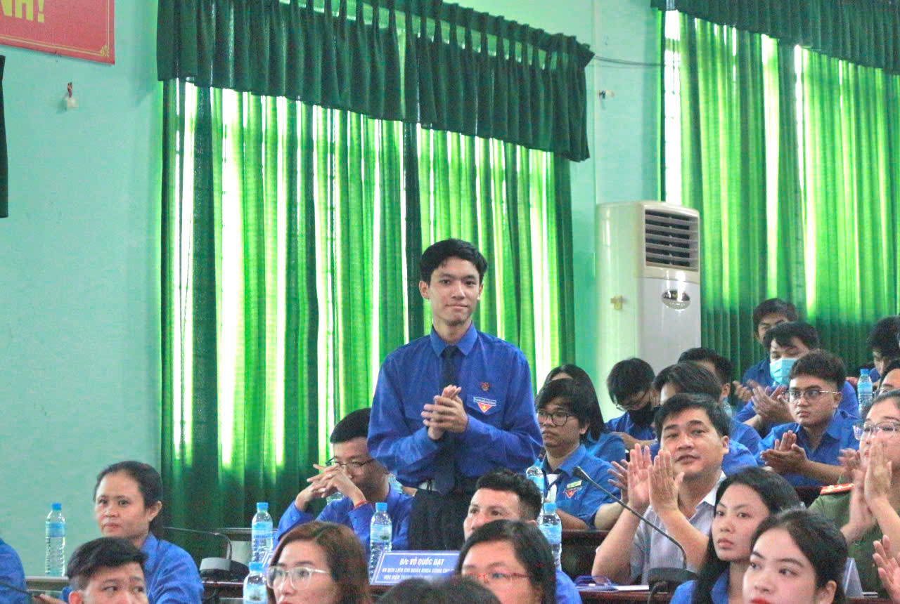 Quốc Đạt hiện đang là Bí thư Chi đoàn K12TN1, Uỷ viên BCH Liên chi đoàn Khoa Công tác Thanh thiếu niên.