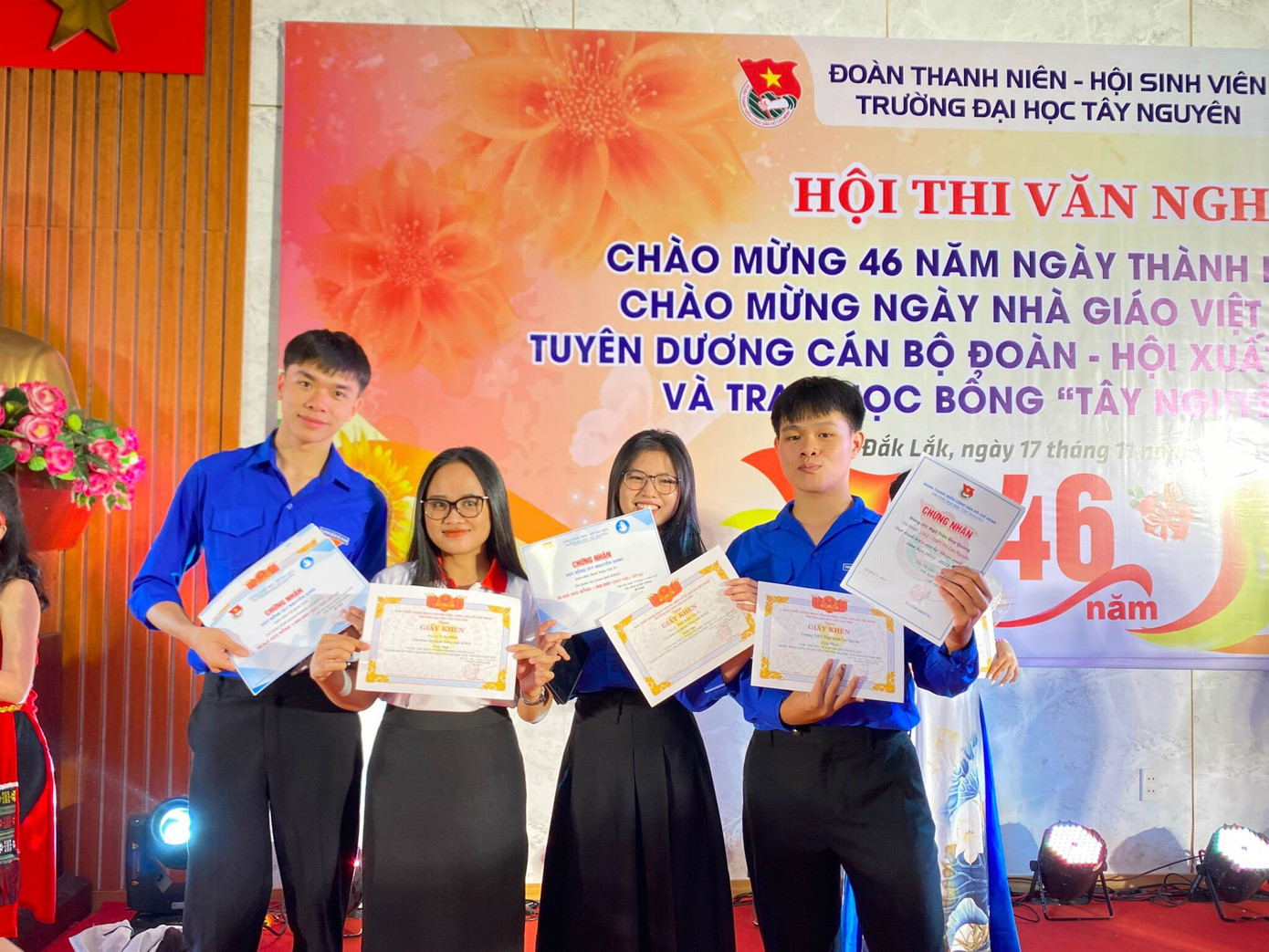 Quốc Tuấn đã khẳng định tài năng của mình khi đồng thời đạt được học bổng Tây Nguyên Xanh và giải Ba cuộc thi trực tuyến về pháp luật năm 2024.