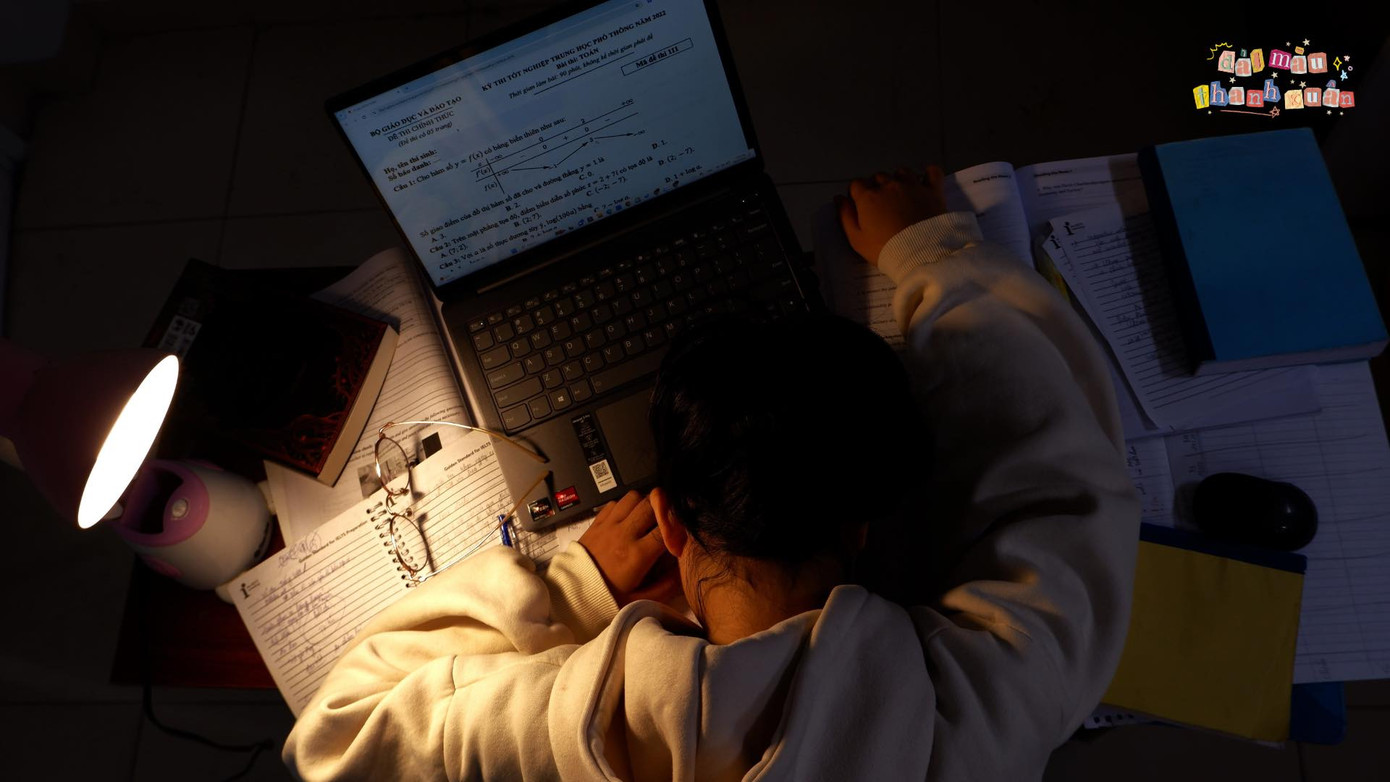 Những điều bất như ý xảy đến khiến nữ sinh cảm thấy tự ti.