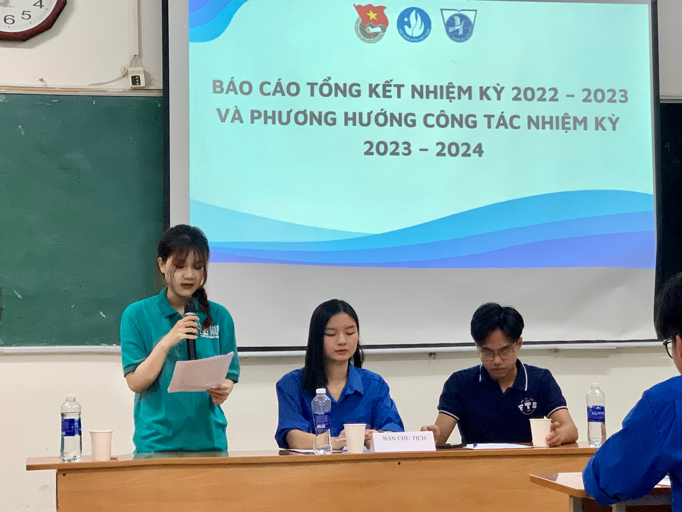 Uyên tích cực tham gia công tác Đoàn - Hội.