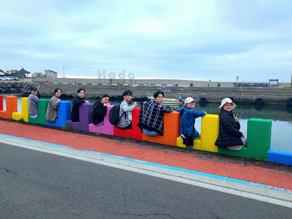 Giang và Quân đã cùng chia sẻ những khó khăn, thử thách và cùng tạo nên nhiều kỉ niệm đẹp. Giang và Quân đã cùng chia sẻ những khó khăn, thử thách và cùng tạo nên nhiều kỉ niệm đẹp.