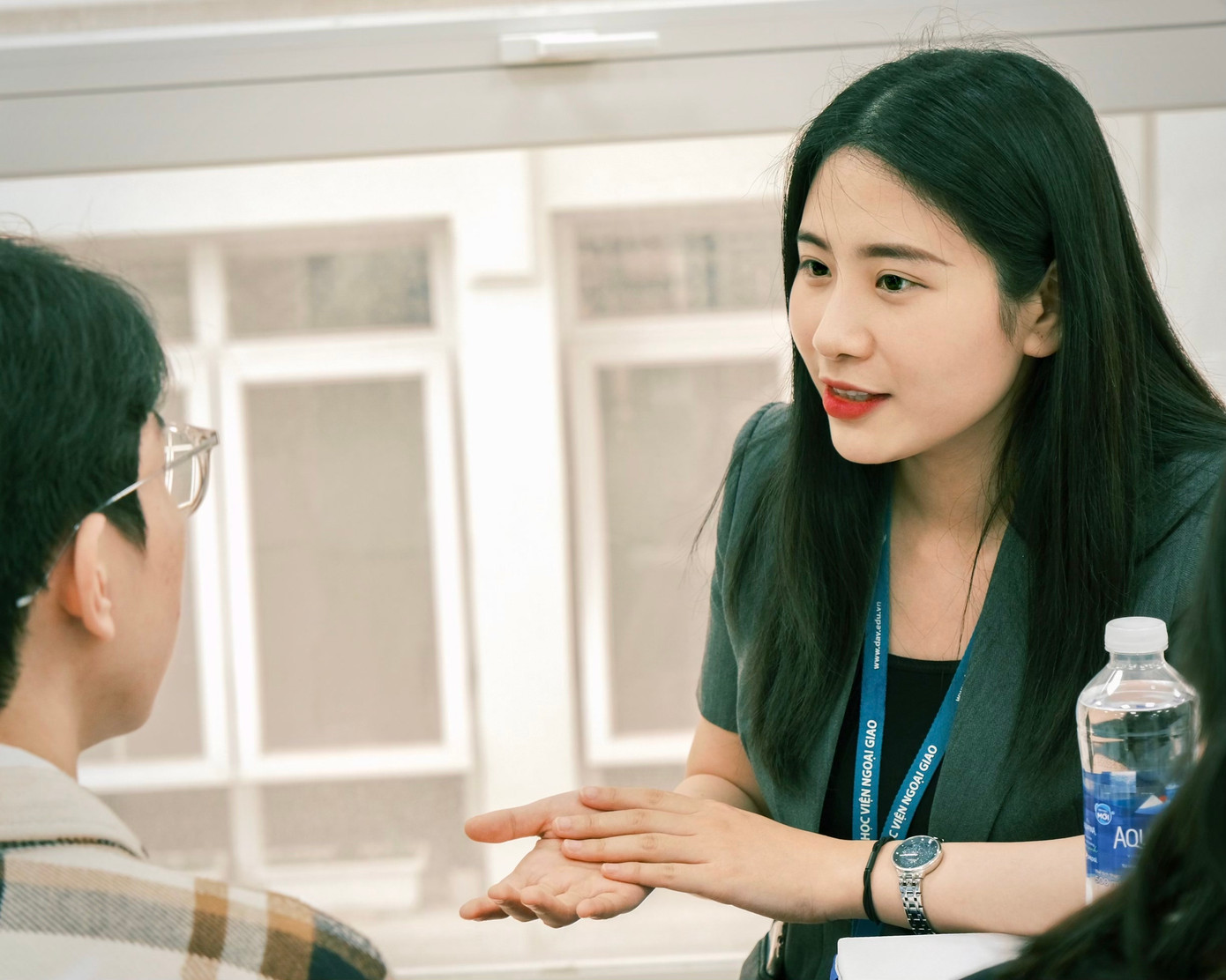 Giảng viên Triệu Nguyễn Huyền Trang chia sẻ: “Kỳ vọng không phải là thách thức, mà là cơ hội được tin tưởng.” (Ảnh: NVCC)