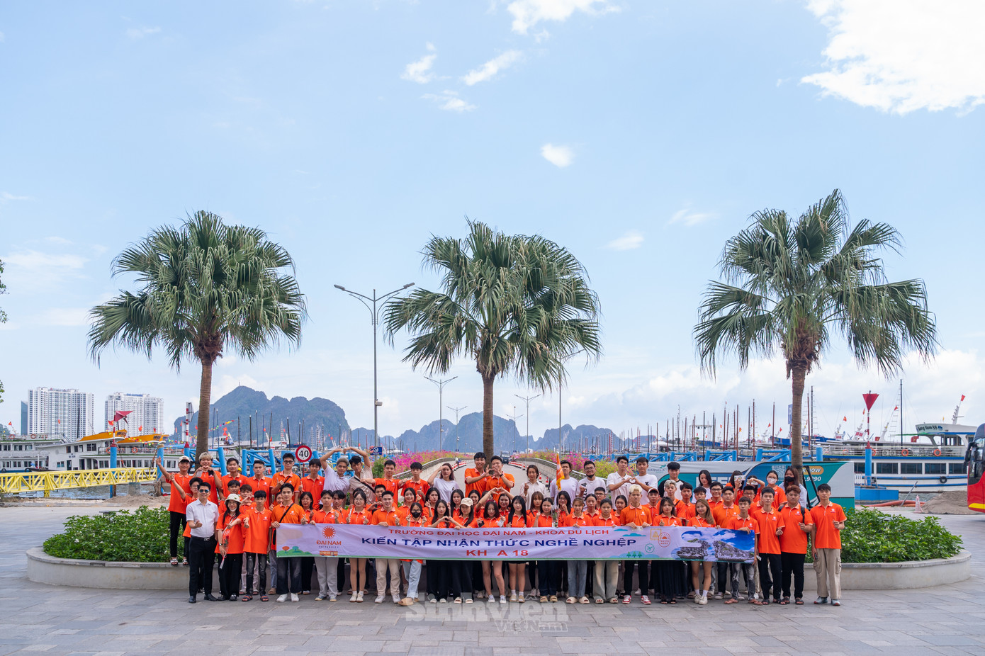 Tân sinh viên K18 Khoa Du lịch Trường Đại học Đại Nam được tham gia chương trình kiến tập nhận thức nghề nghiệp ngay sau một tháng nhập học.