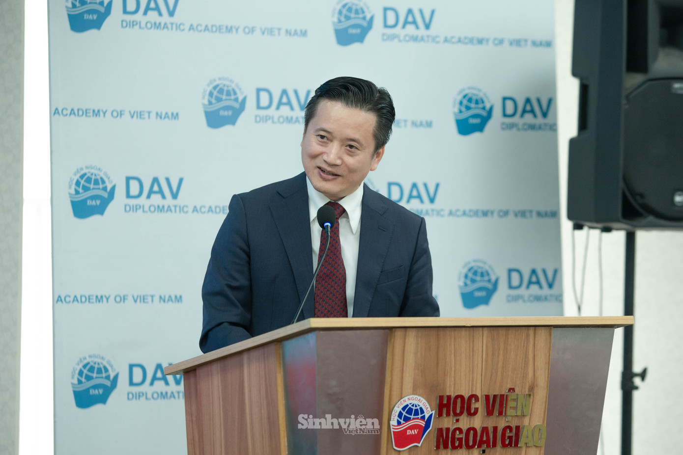 TS Nguyễn Hùng Sơn phát biểu tại buổi lễ.