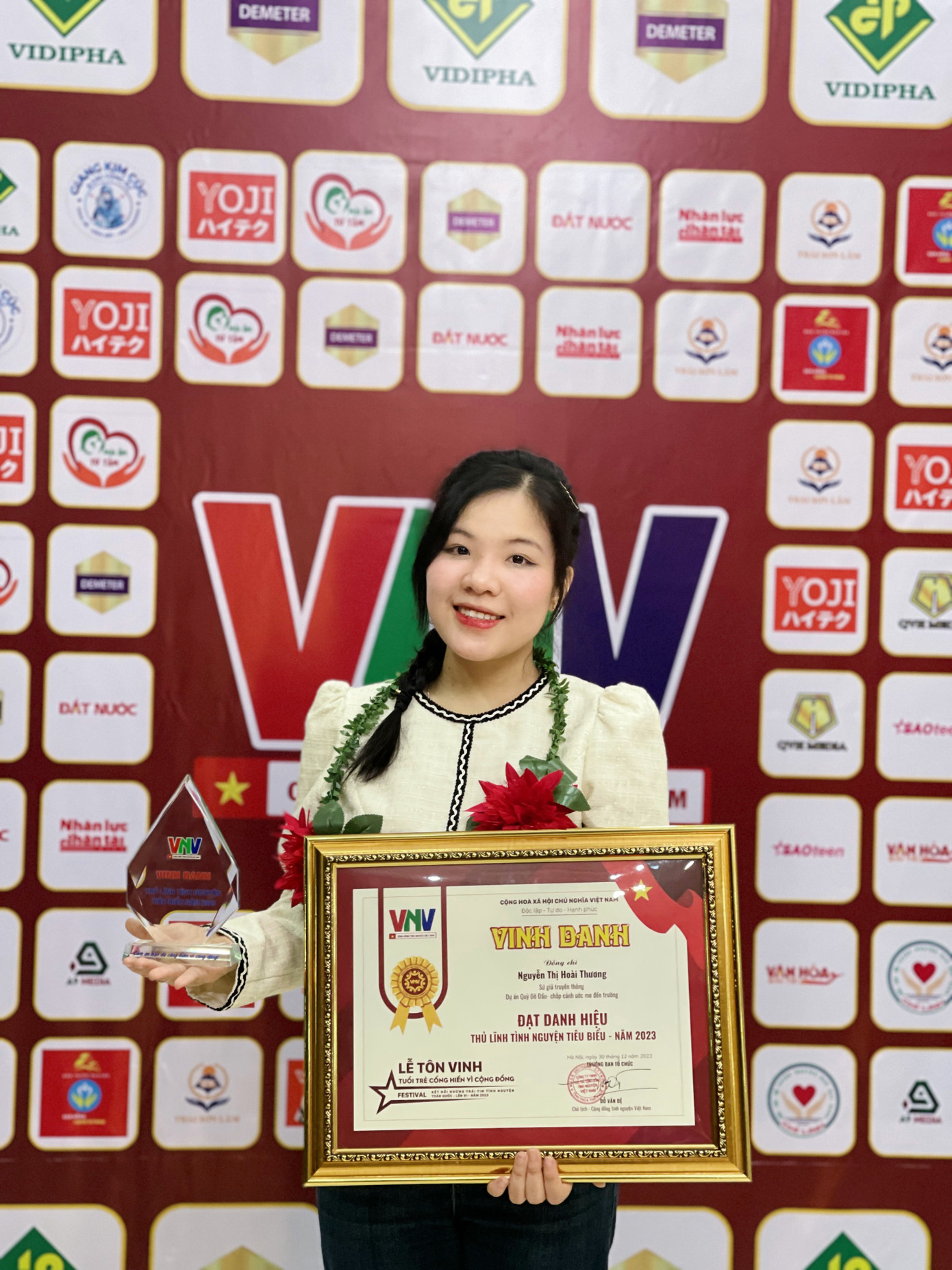 Hoài Thương đạt danh hiệu Thủ lĩnh tình nguyện tiêu biểu 2023.