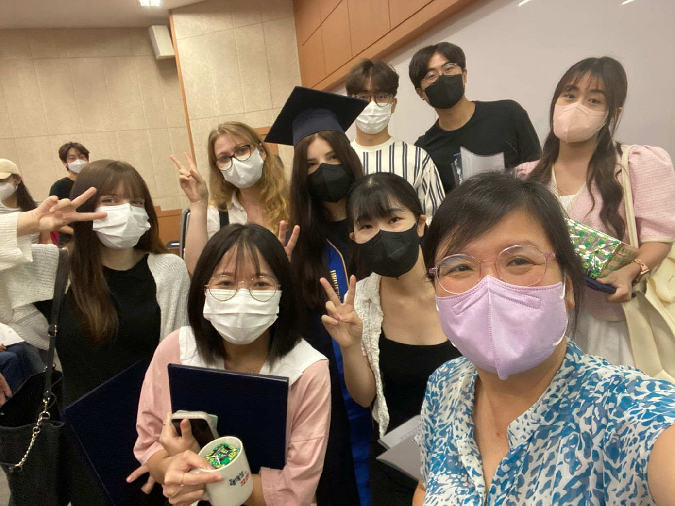 Nguyễn Huỳnh Chương có cơ hội học tập, tìm hiểu văn hóa các nước cùng các du học sinh trên thế giới khi du học Hàn Quốc. Nguyễn Huỳnh Chương có cơ hội học tập, tìm hiểu văn hóa các nước cùng các du học sinh trên thế giới khi du học Hàn Quốc.