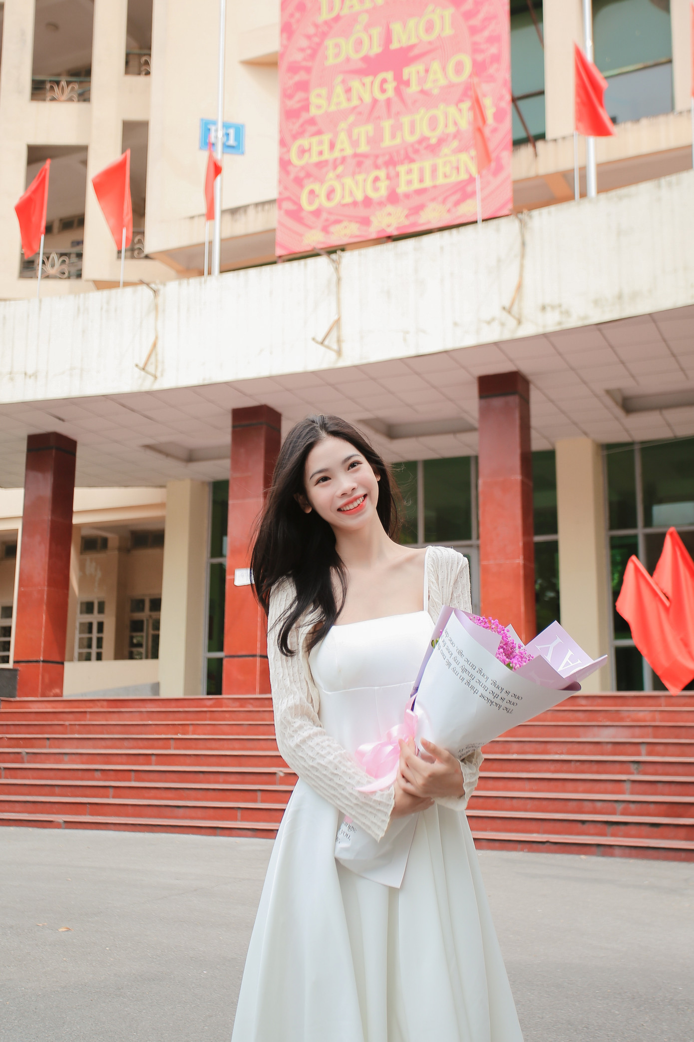 Kiều Trang sinh năm 2004 tại Thái Bình, hiện đang là sinh viên năm 2 chuyên ngành Ảnh báo chí tại Viện Báo chí - Truyền thông, Học viện Báo chí và Tuyên truyền. Kiều Trang sinh năm 2004 tại Thái Bình, hiện đang là sinh viên năm 2 chuyên ngành Ảnh báo chí tại Viện Báo chí - Truyền thông, Học viện Báo chí và Tuyên truyền.