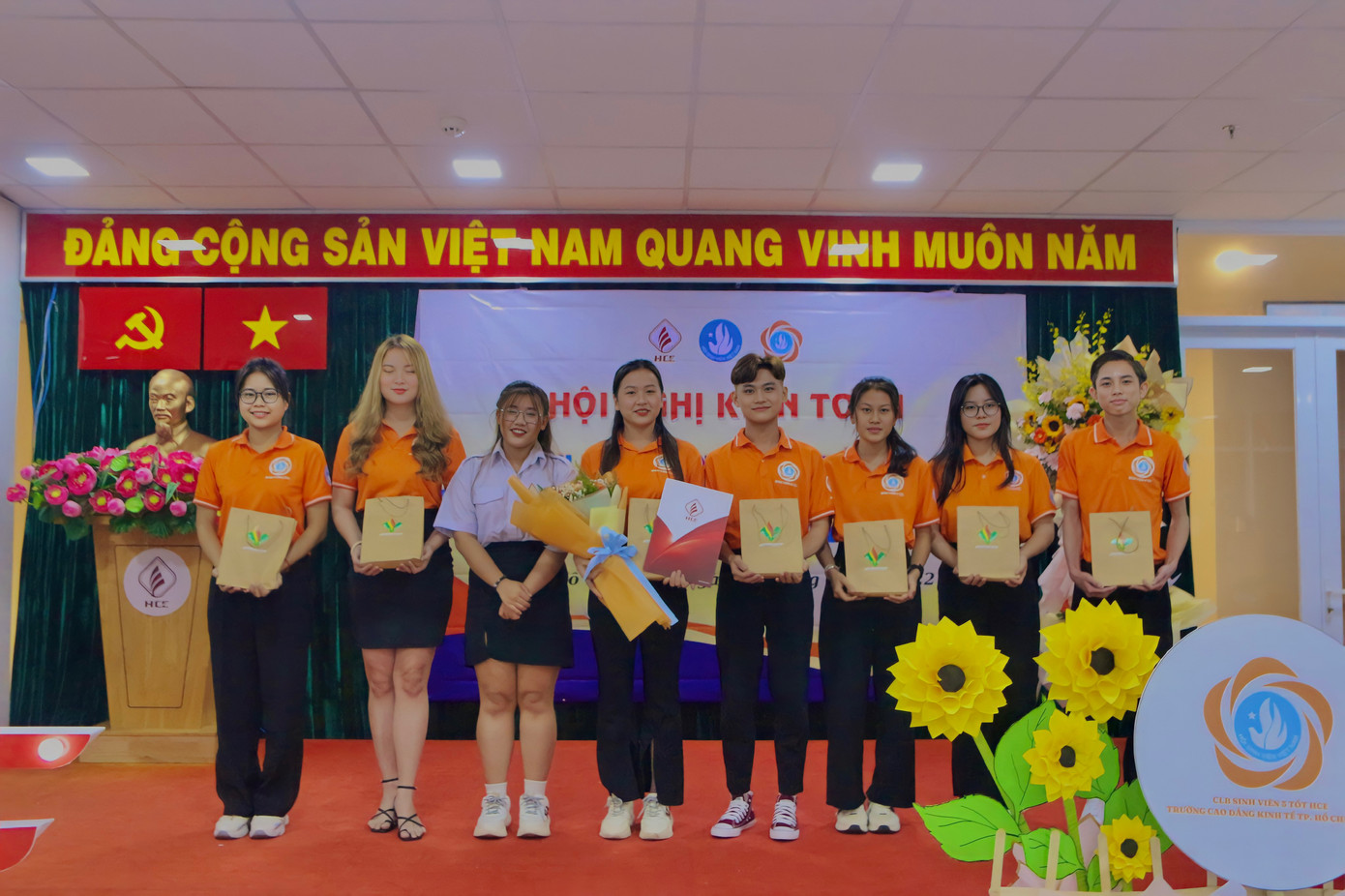 Trung Hậu là một sinh viên có nguồn năng lượng tích cực.