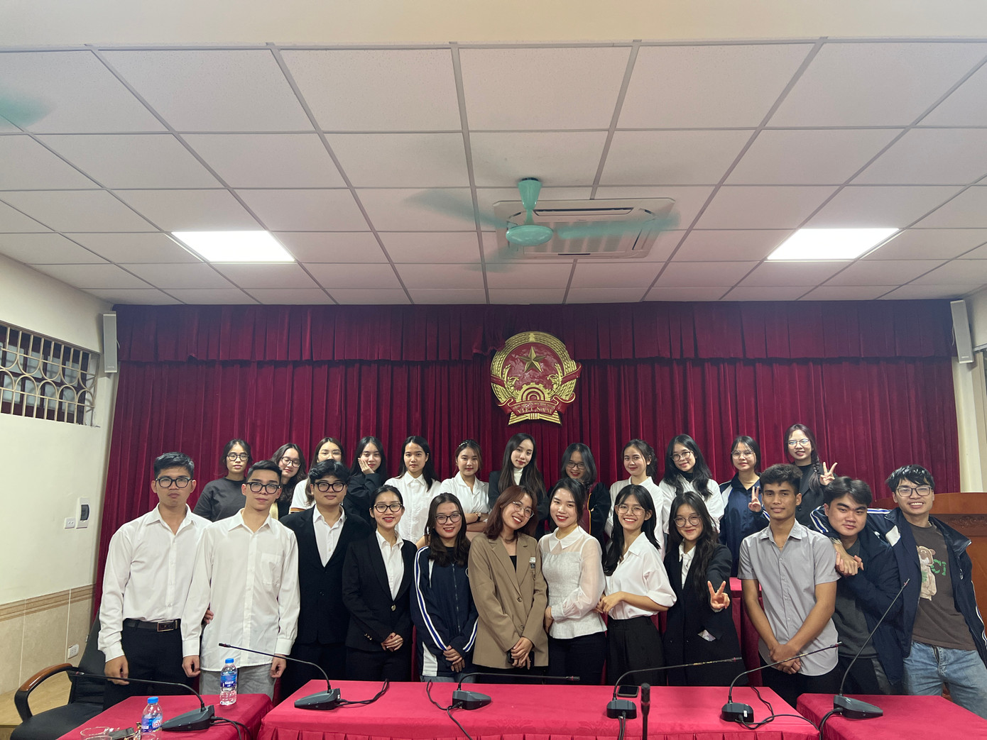 Câu lạc bộ Diễn án tại Trường Đại học Luật chính là chiếc nôi giúp Thu Thảo có được nền móng kiến thức để hoàn thành tốt các cuộc thi. Câu lạc bộ Diễn án tại Trường Đại học Luật chính là chiếc nôi giúp Thu Thảo có được nền móng kiến thức để hoàn thành tốt các cuộc thi.