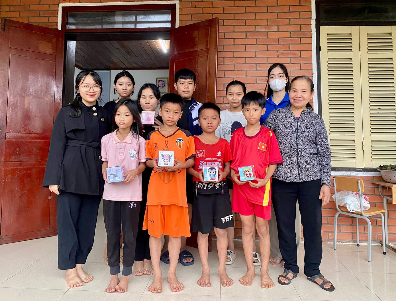 Sự tin yêu của mọi người là sức mạnh giúp Trang hoàn thành tốt mọi nhiệm vụ được giao. Sự tin yêu của mọi người là sức mạnh giúp Trang hoàn thành tốt mọi nhiệm vụ được giao.