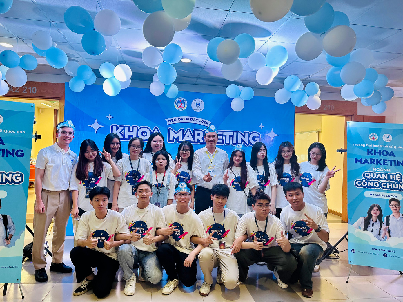 Hương Giang đã tích cực tham gia Ngày hội Tư vấn tuyển sinh NEU Open Day năm 2024. Hương Giang đã tích cực tham gia Ngày hội Tư vấn tuyển sinh NEU Open Day năm 2024.