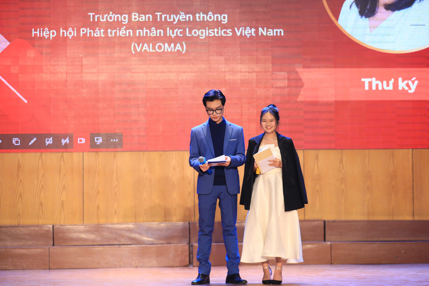 Phương Trang tham gia các chương trình với vai trò MC. Phương Trang tham gia các chương trình với vai trò MC.