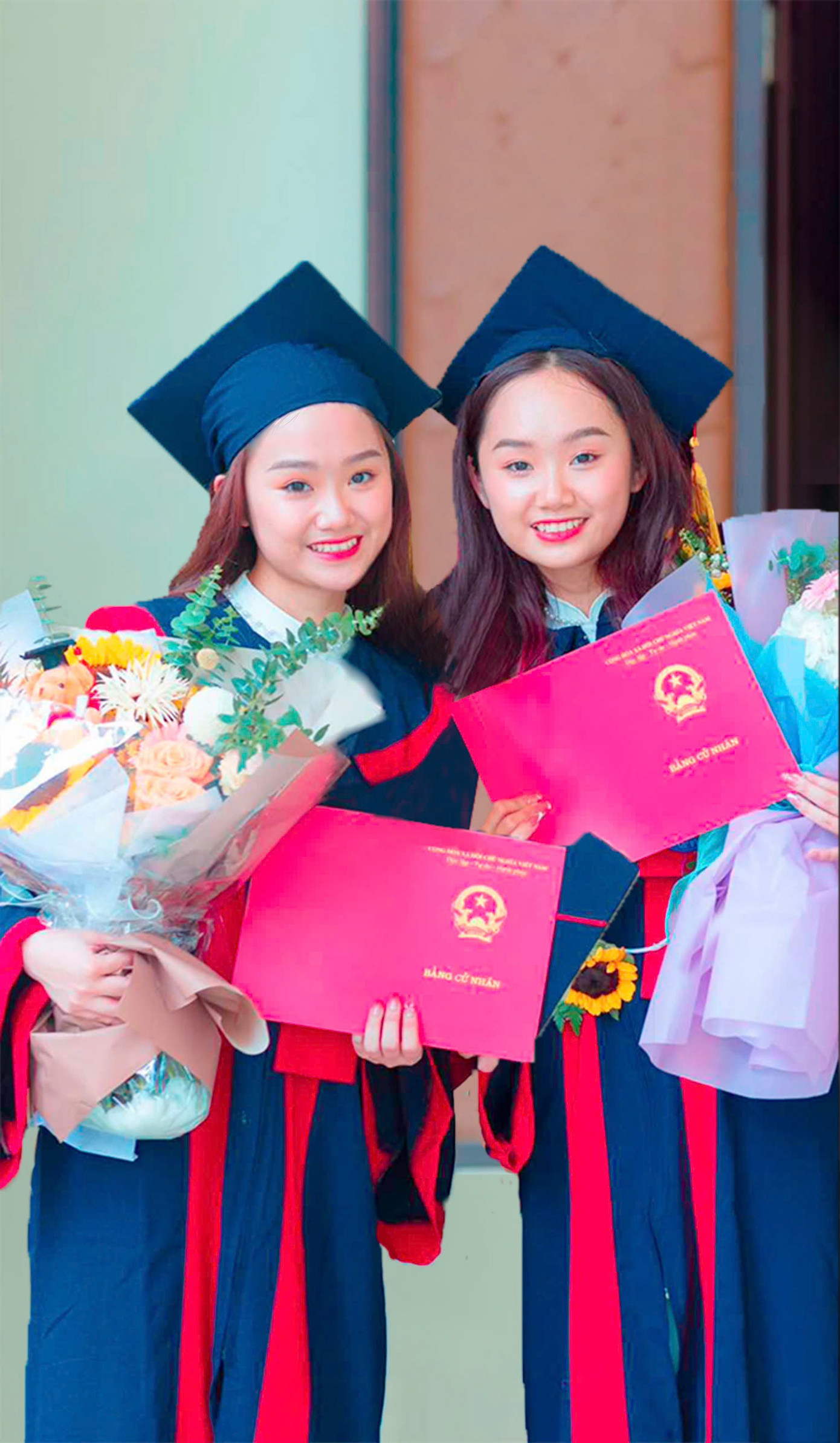 Ngọc Anh và Diệu Anh đều đạt thành tích xuất sắc tại Học viện Tài chính, trong đó Ngọc Anh là thủ khoa khoa Kế toán và Diệu Anh xuất sắc toàn khóa. Ngọc Anh và Diệu Anh đều đạt thành tích xuất sắc tại Học viện Tài chính, trong đó Ngọc Anh là thủ khoa khoa Kế toán và Diệu Anh xuất sắc toàn khóa.