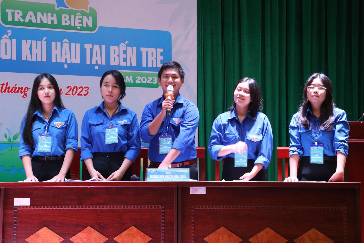 Sỹ tham gia dự thi Tranh biện về Biến đổi khí hậu.