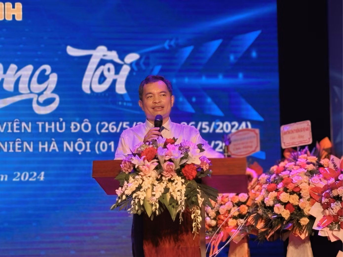Đồng chí Trần Phúc Lộc phát biểu khai mạc và báo cáo tổng kết hoạt động của CLB. Đồng chí Trần Phúc Lộc phát biểu khai mạc và báo cáo tổng kết hoạt động của CLB.