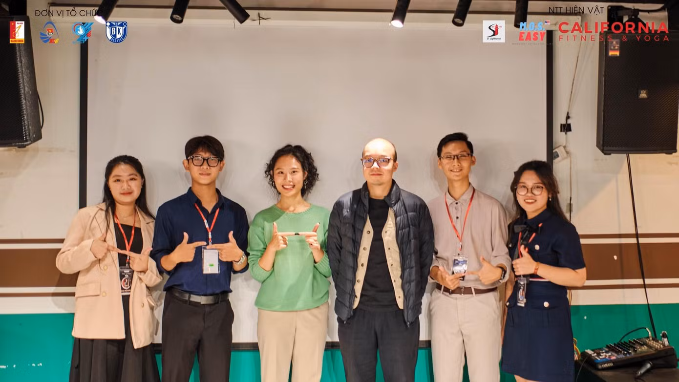 Phó Trưởng Ban tổ chức chuỗi Workshop “Tôi” do Câu lạc bộ Tranh biện Bách khoa tổ chức.
