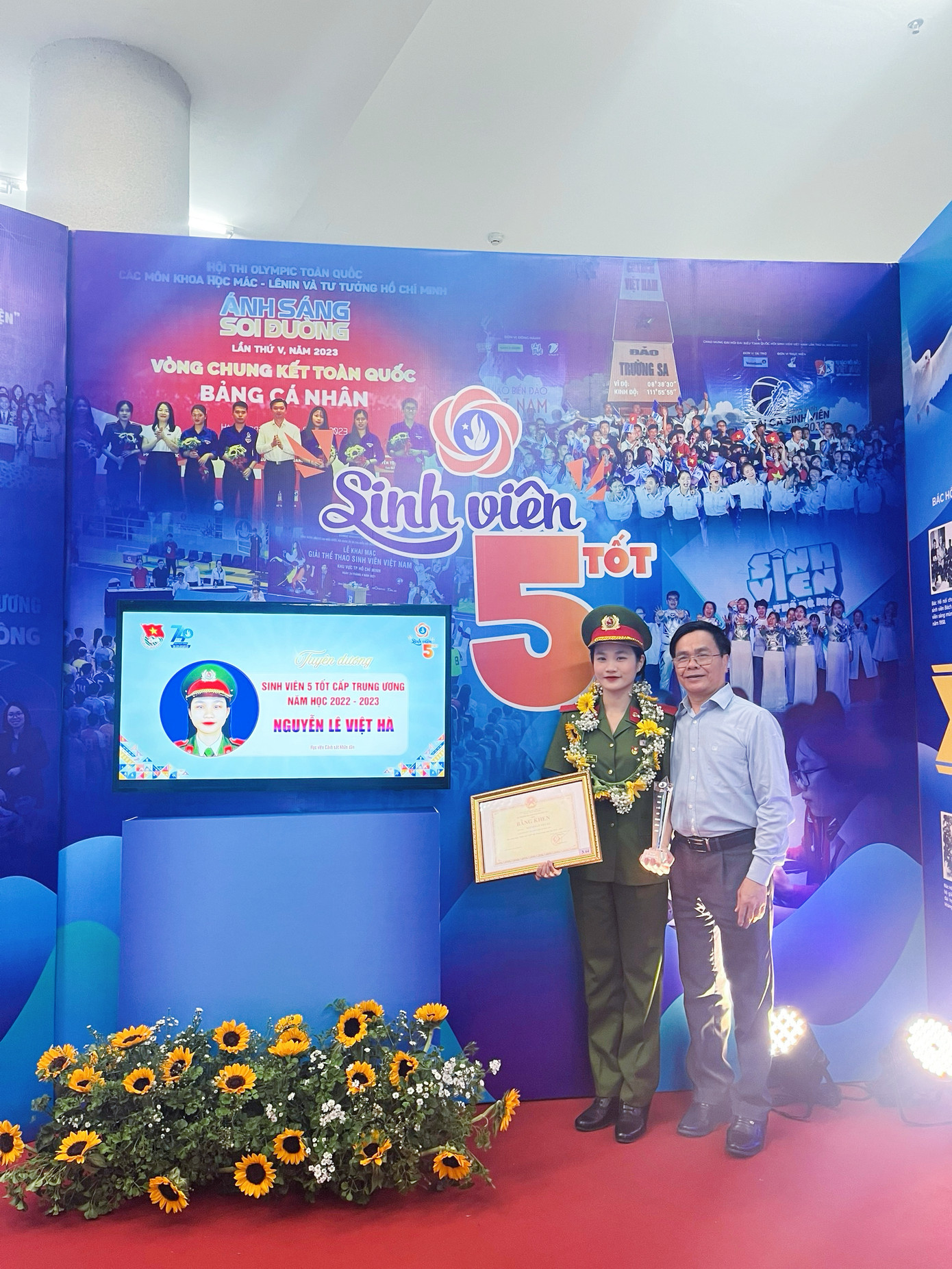 Việt Hà đạt danh hiệu “Sinh viên 5 tốt” tiêu biểu cấp Trung ương năm 2023.