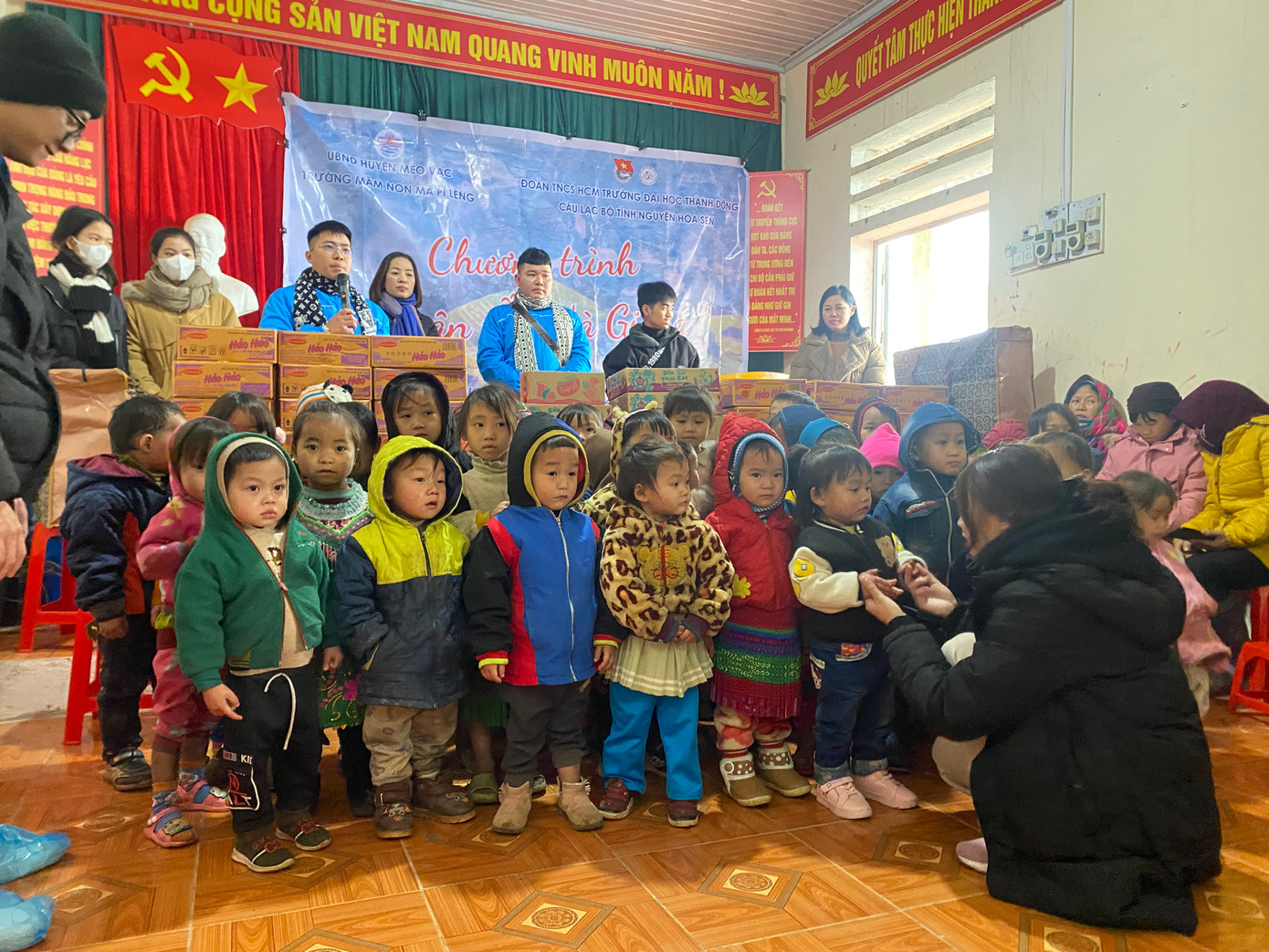 Ngọc Trâm và CLB Hoa Sen tổ chức chương trình từ thiện Xuân Ấm Hà Giang. Ngọc Trâm và CLB Hoa Sen tổ chức chương trình từ thiện Xuân Ấm Hà Giang.