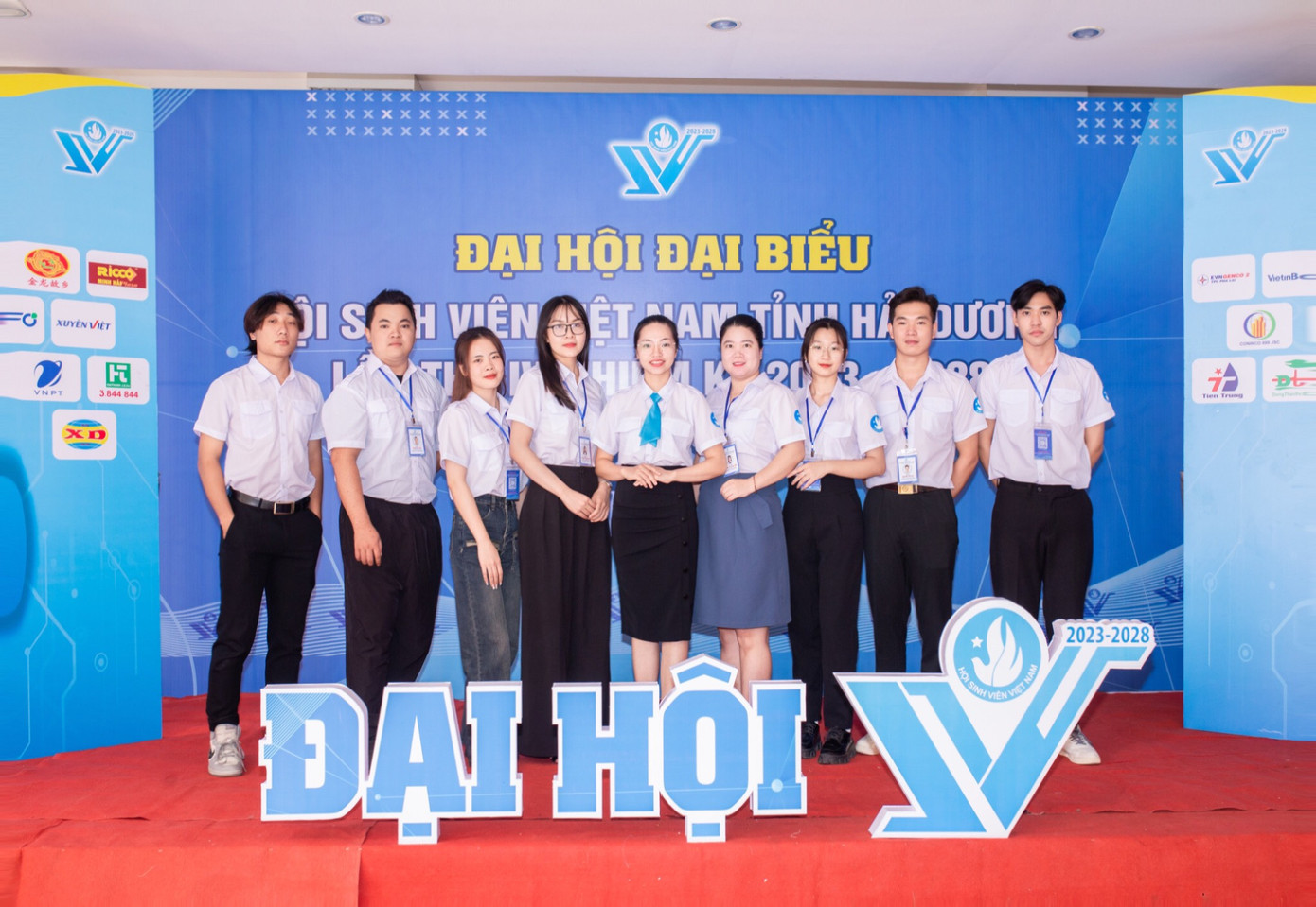 Hương Giang (thứ ba từ trái sang) là đại biểu tham dự Đại hội đại biểu Hội Sinh viên Việt Nam tỉnh Hải Dương nhiệm kỳ 2023 - 2028. Hương Giang (thứ ba từ trái sang) là đại biểu tham dự Đại hội đại biểu Hội Sinh viên Việt Nam tỉnh Hải Dương nhiệm kỳ 2023 - 2028.