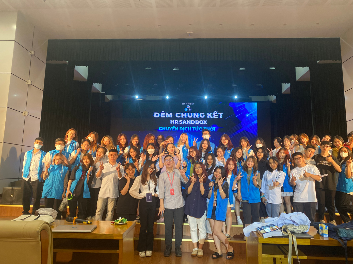 Yến Nhi tại cuộc thi HR Sandbox.