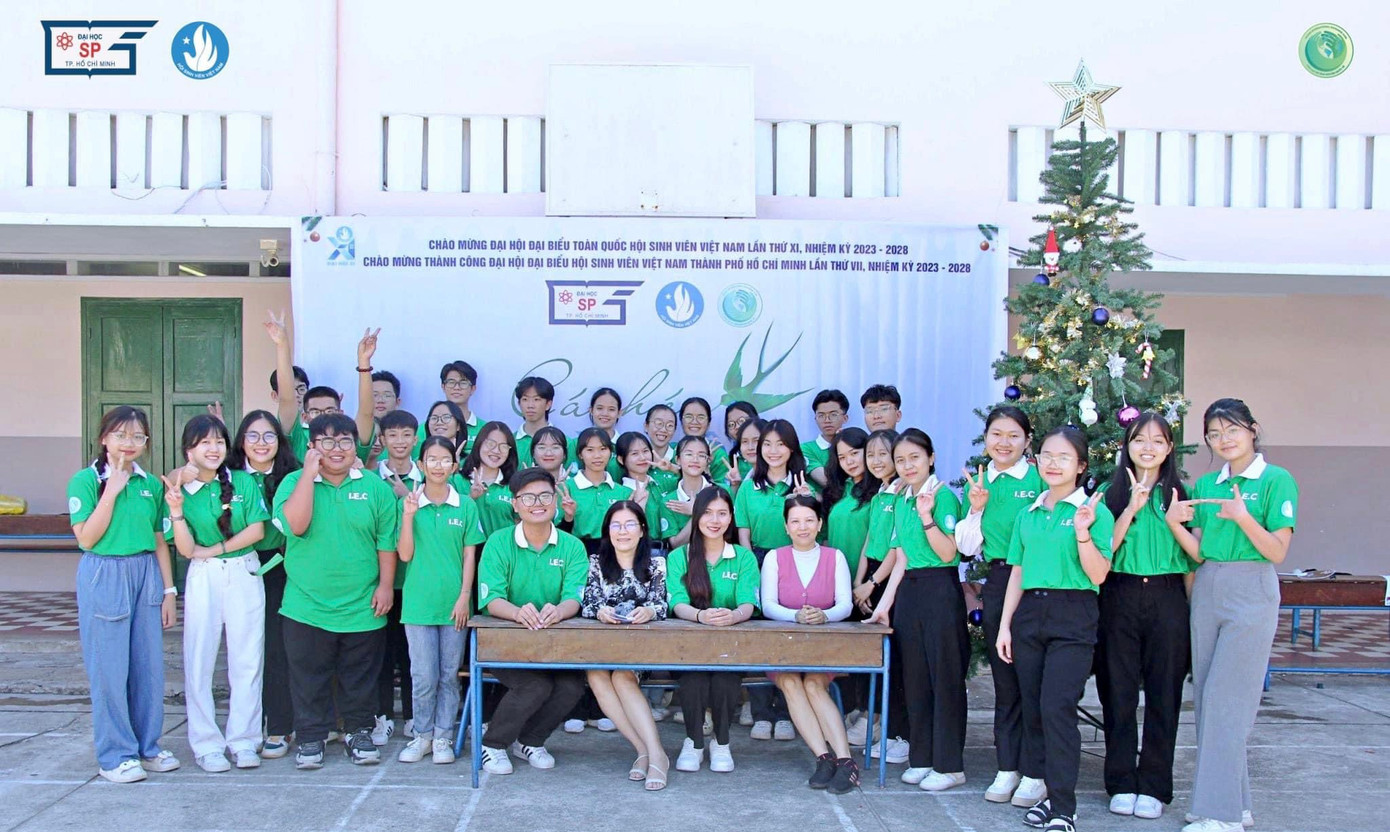 Tổ chức và tham gia chương trình “Cánh én mùa đông” tại Trung tâm trẻ khuyết tật thành phố Thuận An tỉnh Bình Dương. Tổ chức và tham gia chương trình “Cánh én mùa đông” tại Trung tâm trẻ khuyết tật thành phố Thuận An tỉnh Bình Dương.