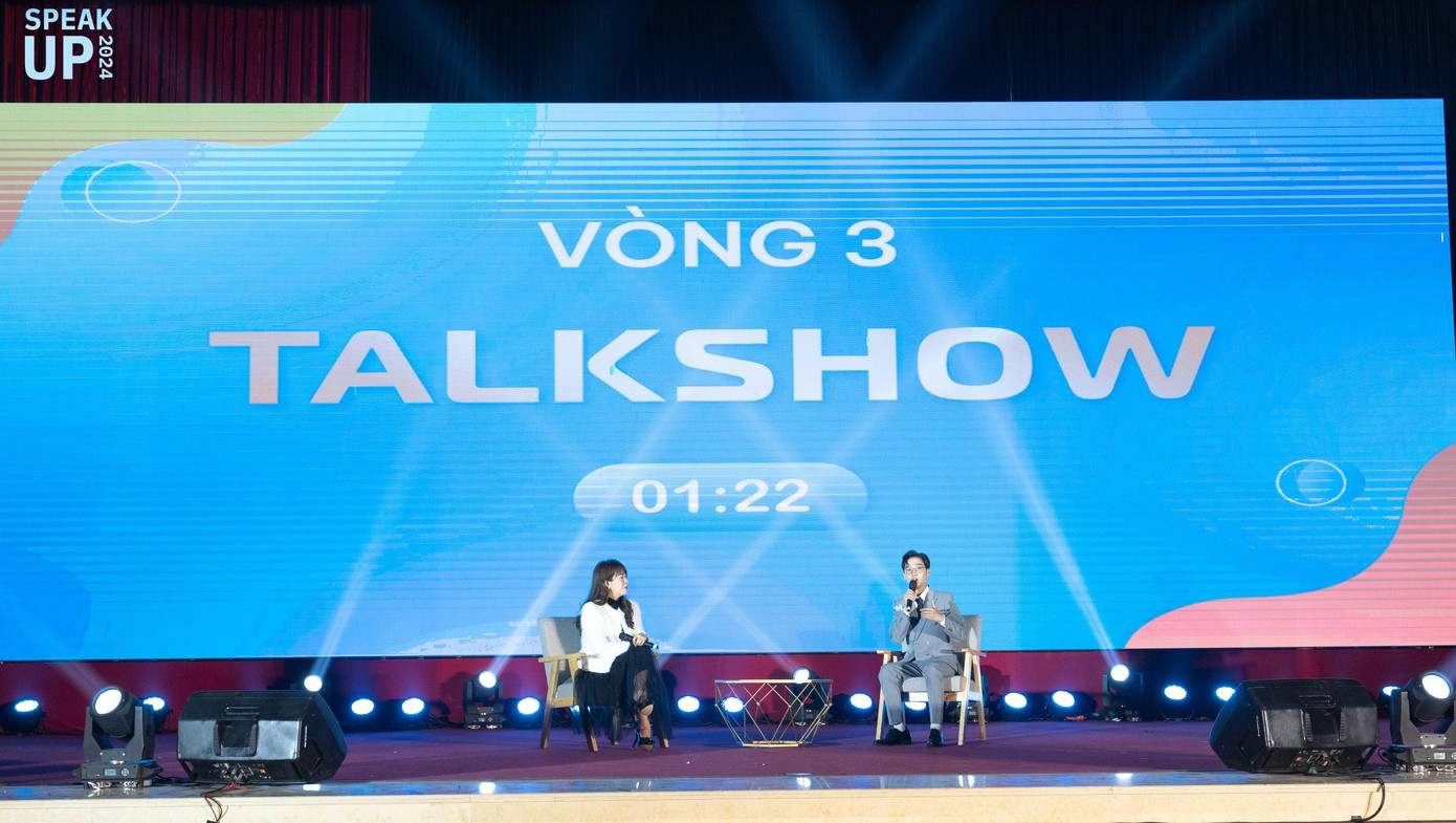 Vòng Talkshow đầy ấn tượng của chàng Quán quân mang SBD 04. Vòng Talkshow đầy ấn tượng của chàng Quán quân mang SBD 04.