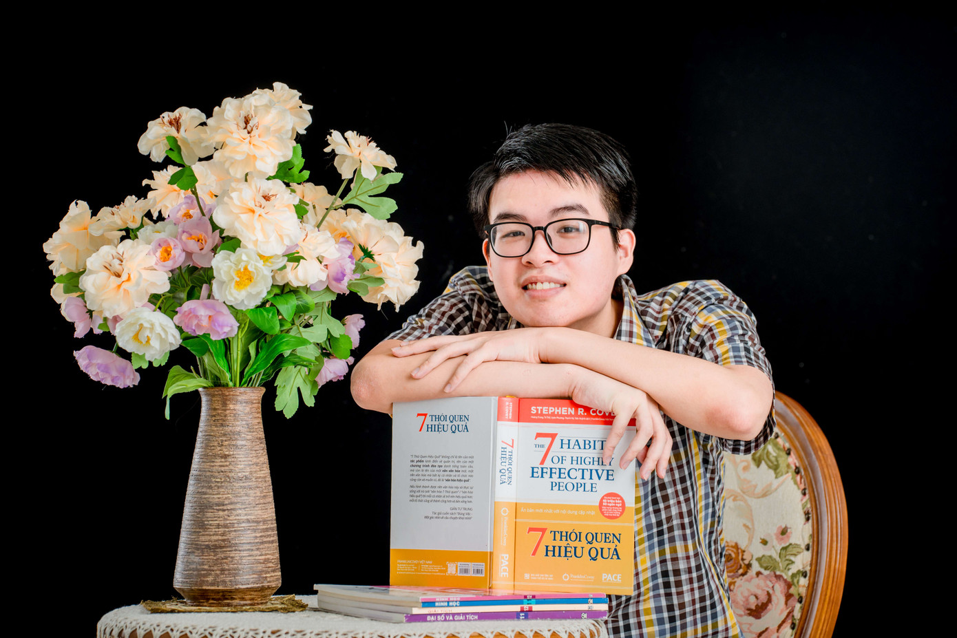 Nam sinh có kinh nghiệm hỗ trợ nhiều học sinh đạt kết quả cao trong kỳ thi tuyển sinh vào lớp 10, tốt nghiệp THPT, học sinh giỏi Thành Phố, các giải đấu toán,...