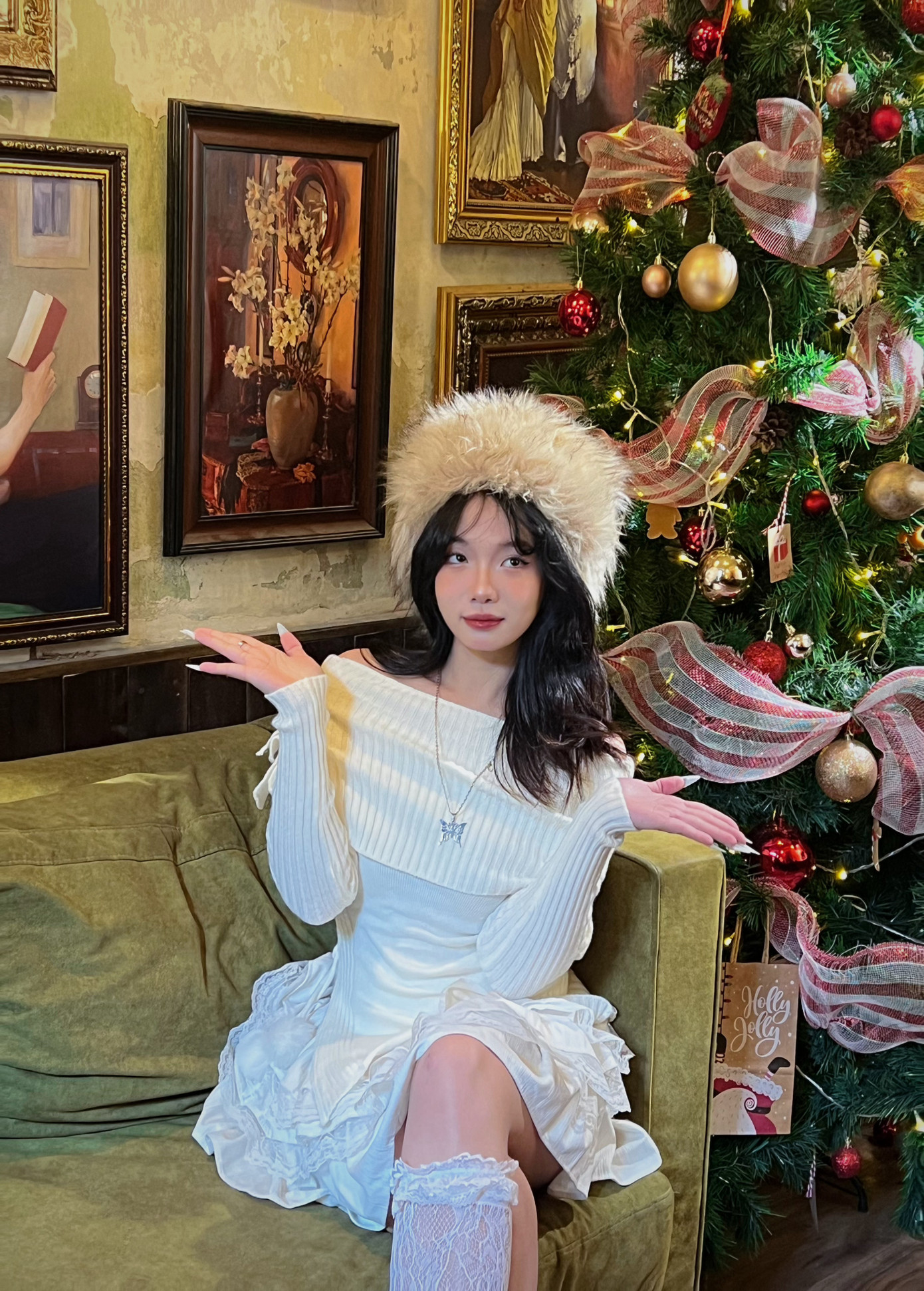 Thùy Trang khẳng định cá tính của bản thân bằng chính sự linh hoạt khi tham gia các hoạt động. Thùy Trang khẳng định cá tính của bản thân bằng chính sự linh hoạt khi tham gia các hoạt động.