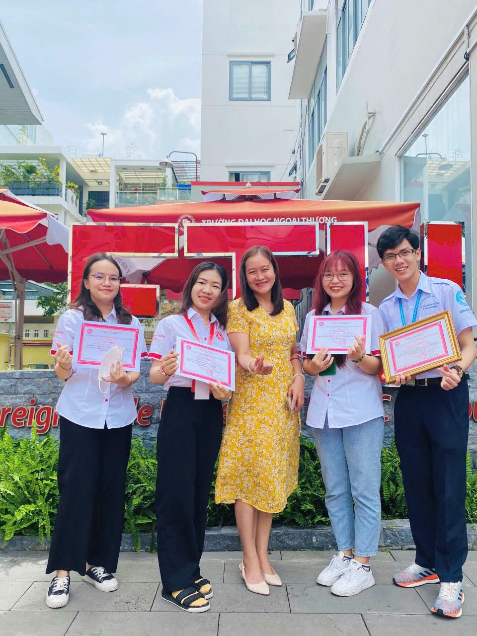 Minh Nhựt là trưởng nhóm nghiên cứu khoa học đạt Giải Ba Cuộc thi Sinh viên Nghiên cứu khoa học Trường Đại học Ngoại thương năm 2022.