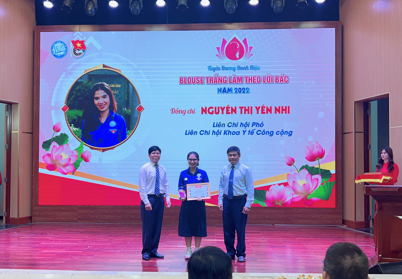 Nhiều năm liền đạt danh hiệu “Blouse trắng làm theo lời Bác”.